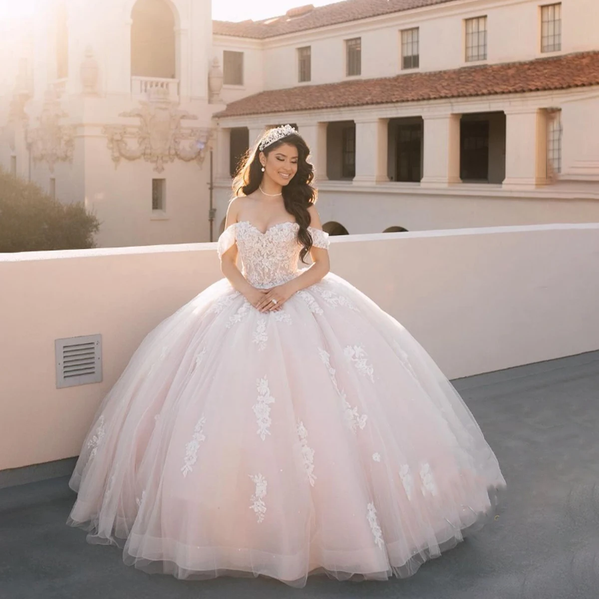 

Luxury Tulle Appliques Quinceanera Dress 2023 Off Shoulder Sweetheart Neck Ball Gown Black Girl Sweep Train Vestidos De 15 Años