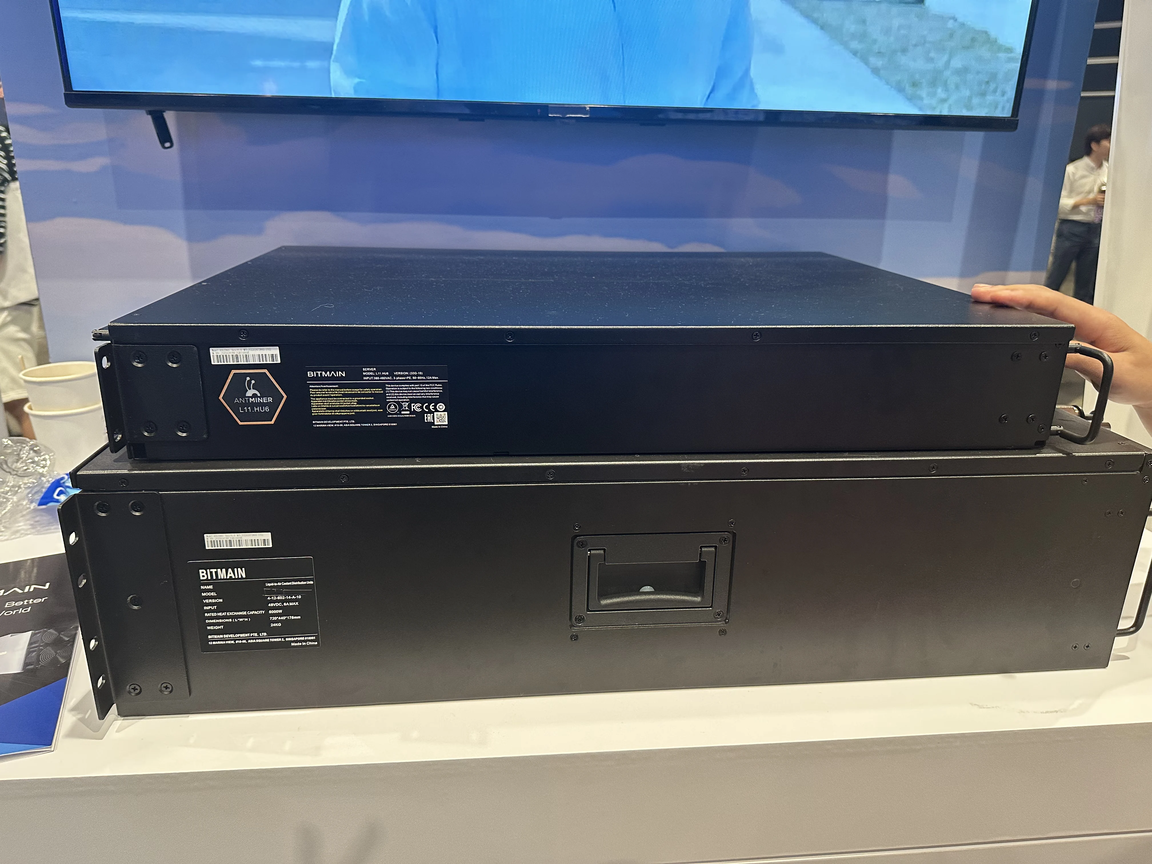 DCE 2025 أحدث Antminer L11 Hyd 6U 33G 5676W 172J/G خوارزمية Scrypt Asic LTC Miner Bitmain مع PSU Dogecoin Litcoin Miner #5