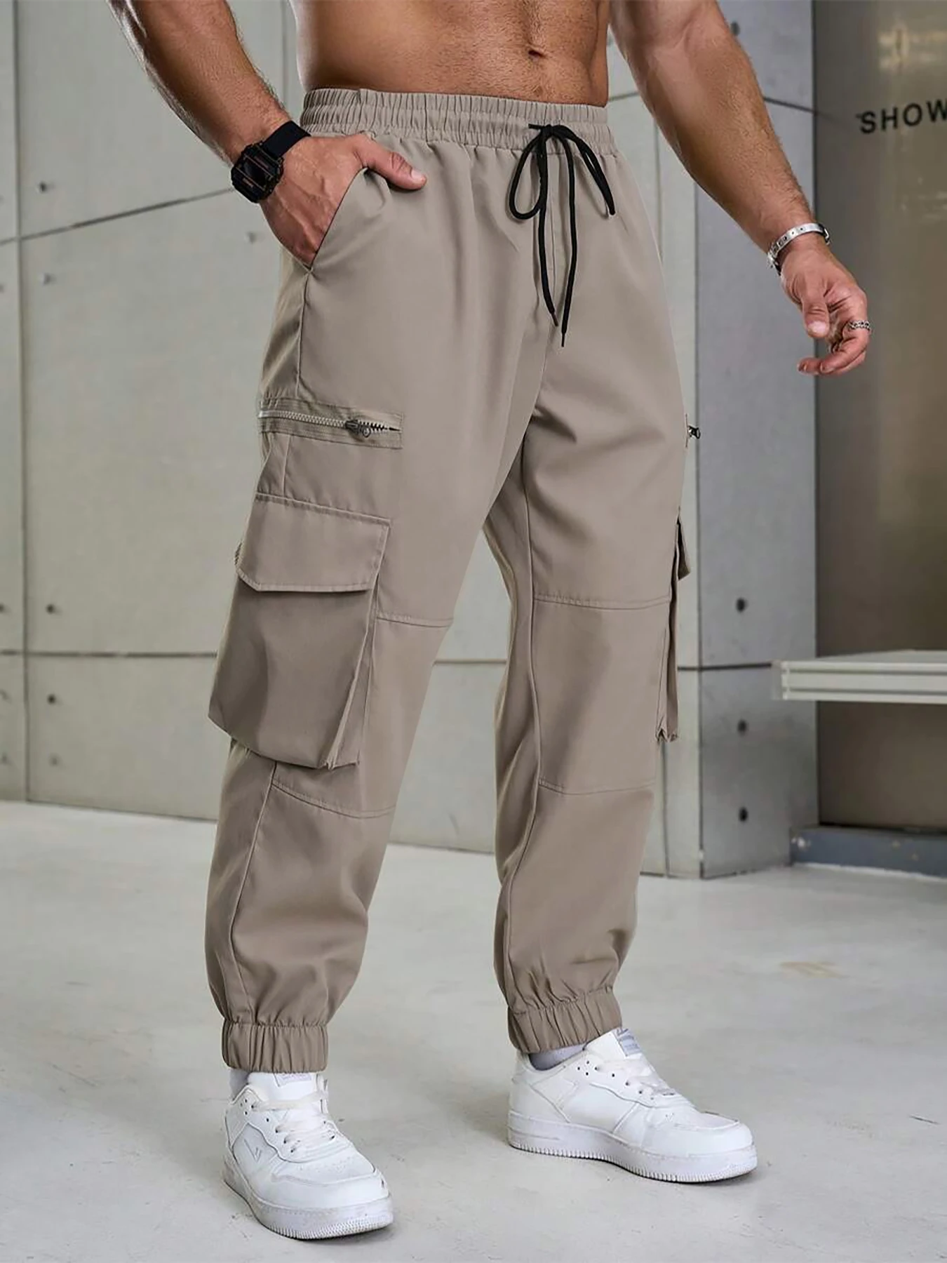 High-quality Japanese-style work pants with durable connectors. Excellent value for money, fashionable and comfortable,