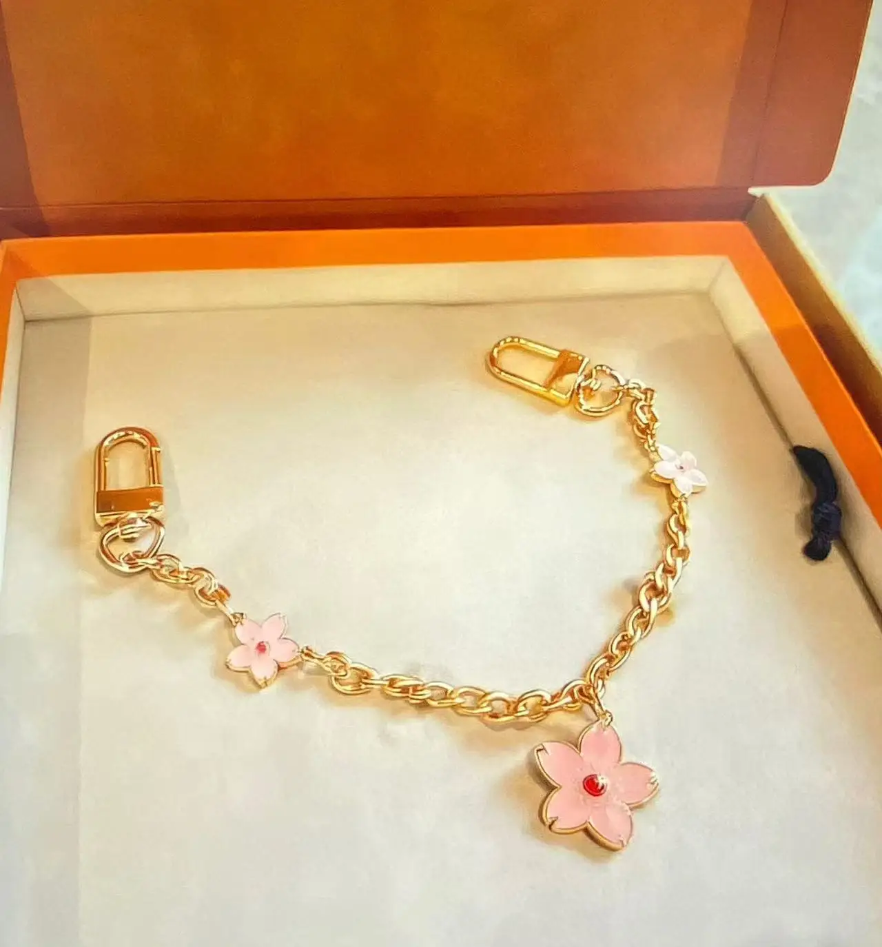 

Sweet Cherry Blossom Multifunctional Chain Bag Decoration Extension Chain Charm Z9