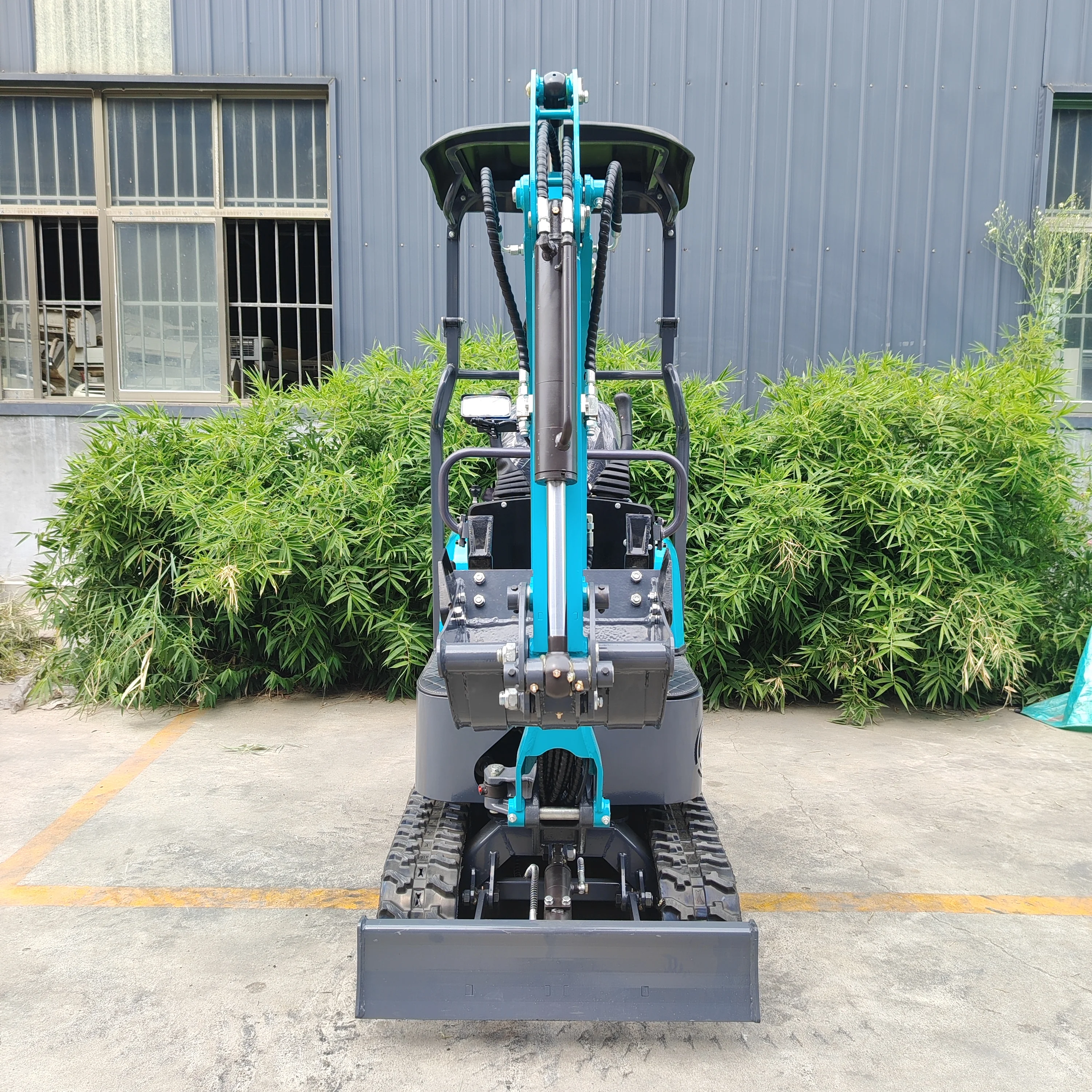 Customized small excavator agricultural trenching and soil plowing 1 ton 1.2ton 1.8ton track extendable hydraulic mini excavator