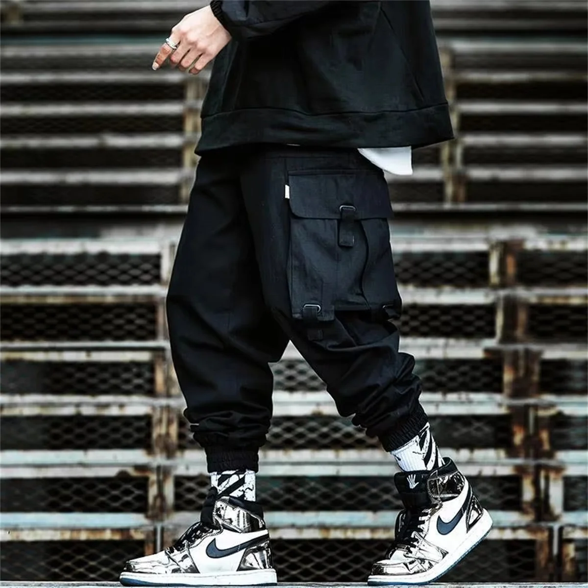 Functional Large Pocket Cargo Pants Men Harajuku Loose Hip Hop Trendy Elastic Ankle Casual Trousers Modern Streetwear Pants Men