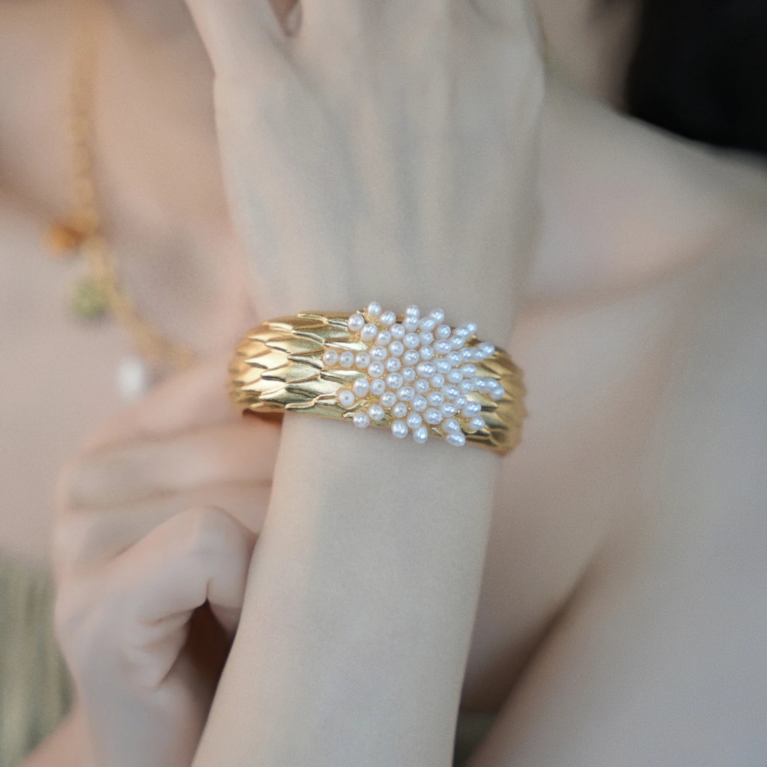 

YAJUNIEL 24K Real Gold Plated Natural Freshwater Pearls Open Cuff Bangle for Women Floral Wing Texture Bracelet Jewelry Gifts