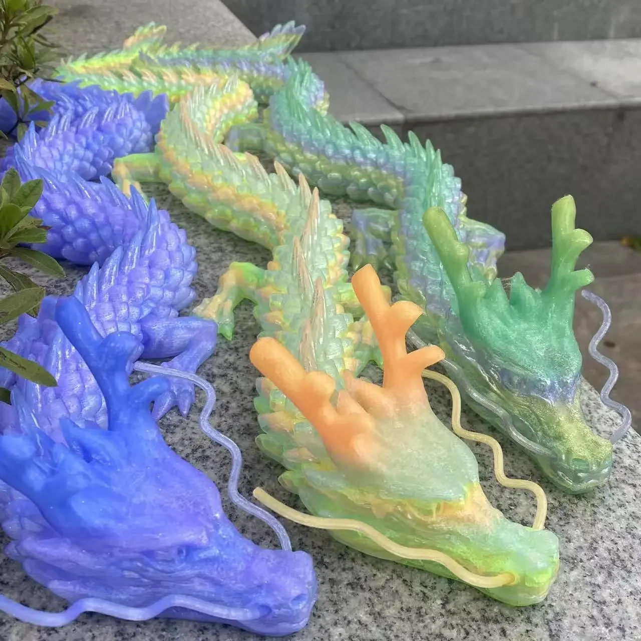 Multiple Sizes Gradient Crystal Dragon Sculpture with Realistic Joint Design, Collectible Decor Home Halloween Decor Gift
