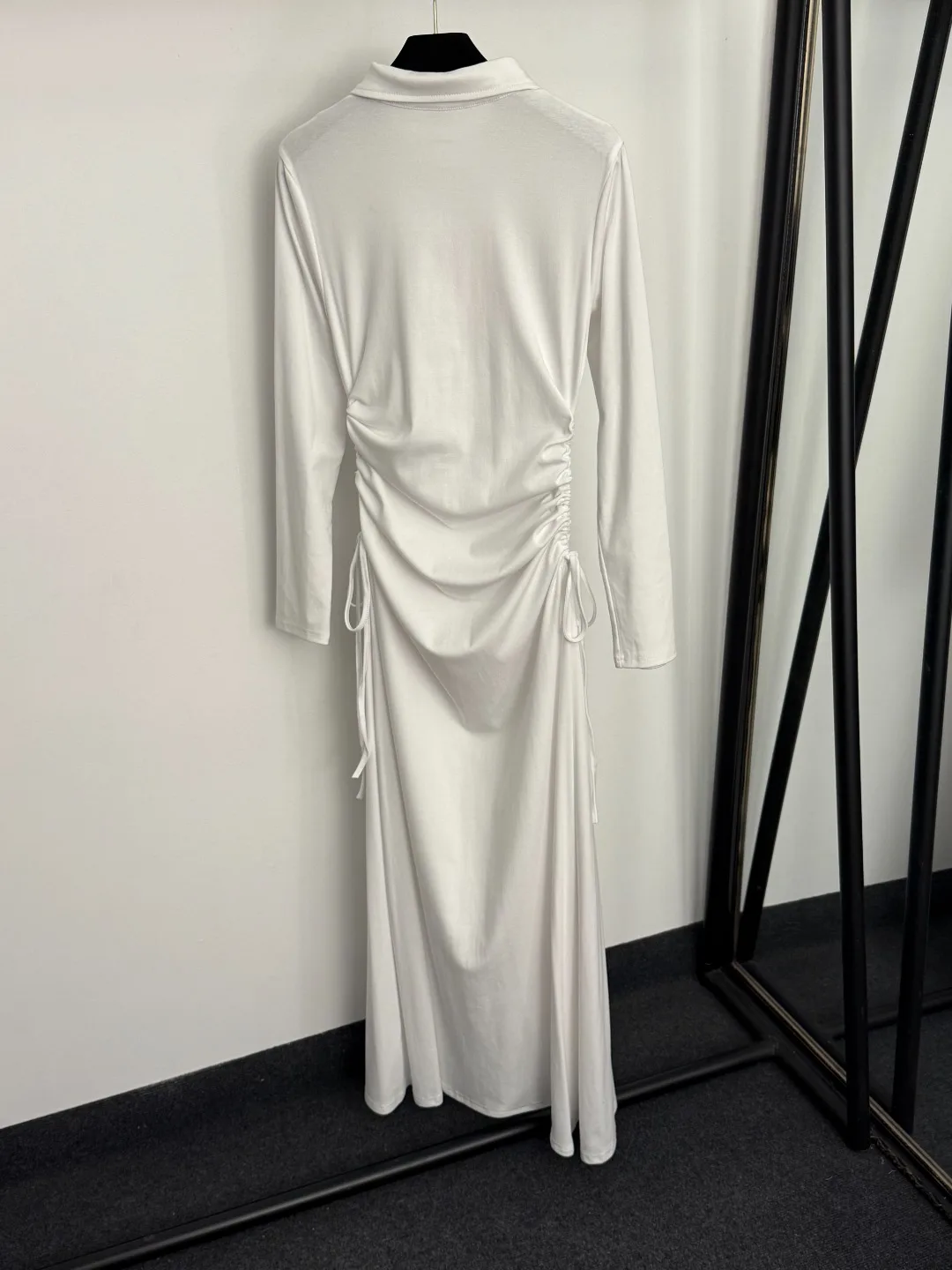 

High quality spring and summer women's drawstring waist cinching lapel long sleeved dress HL014