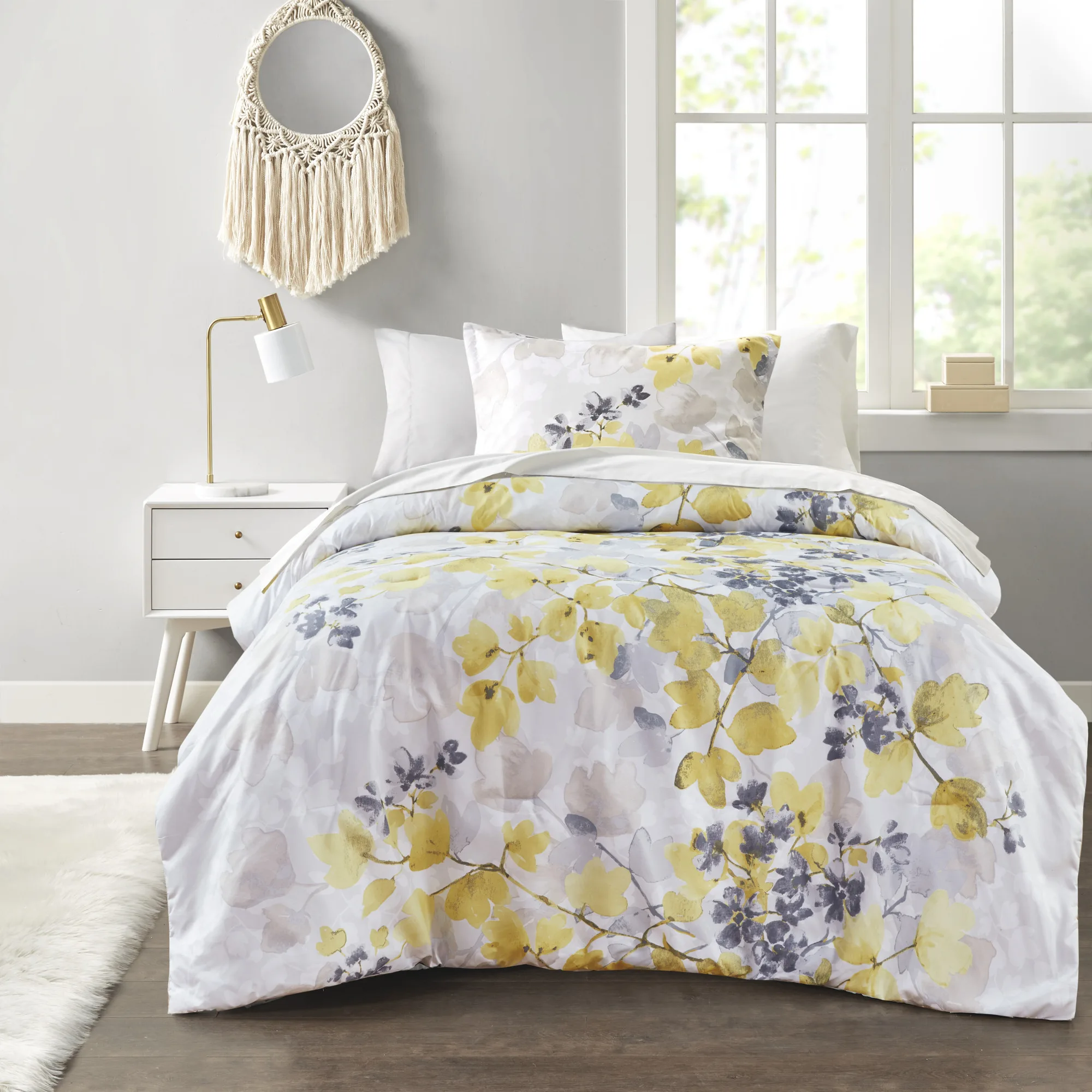 

Comforter Set with Bed Sheets Yellow Queen (Multicolor + Polyester)"