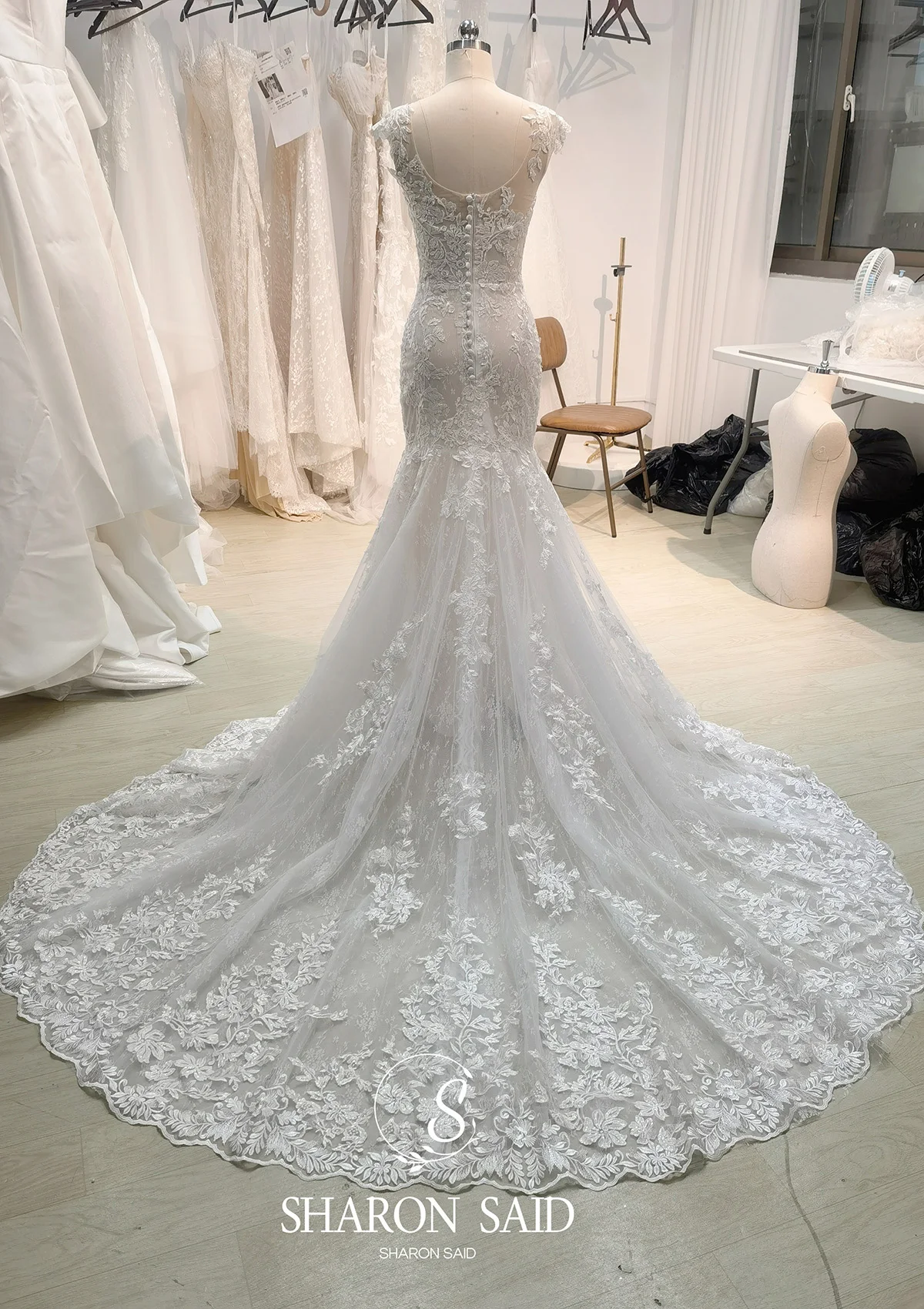 Sharon Said 2025 Glamorous Sirena O-Collo Off White Tulle Abito da sposa Corsetto senza maniche Principessa Abiti da sposa AM013 Personalizzato
