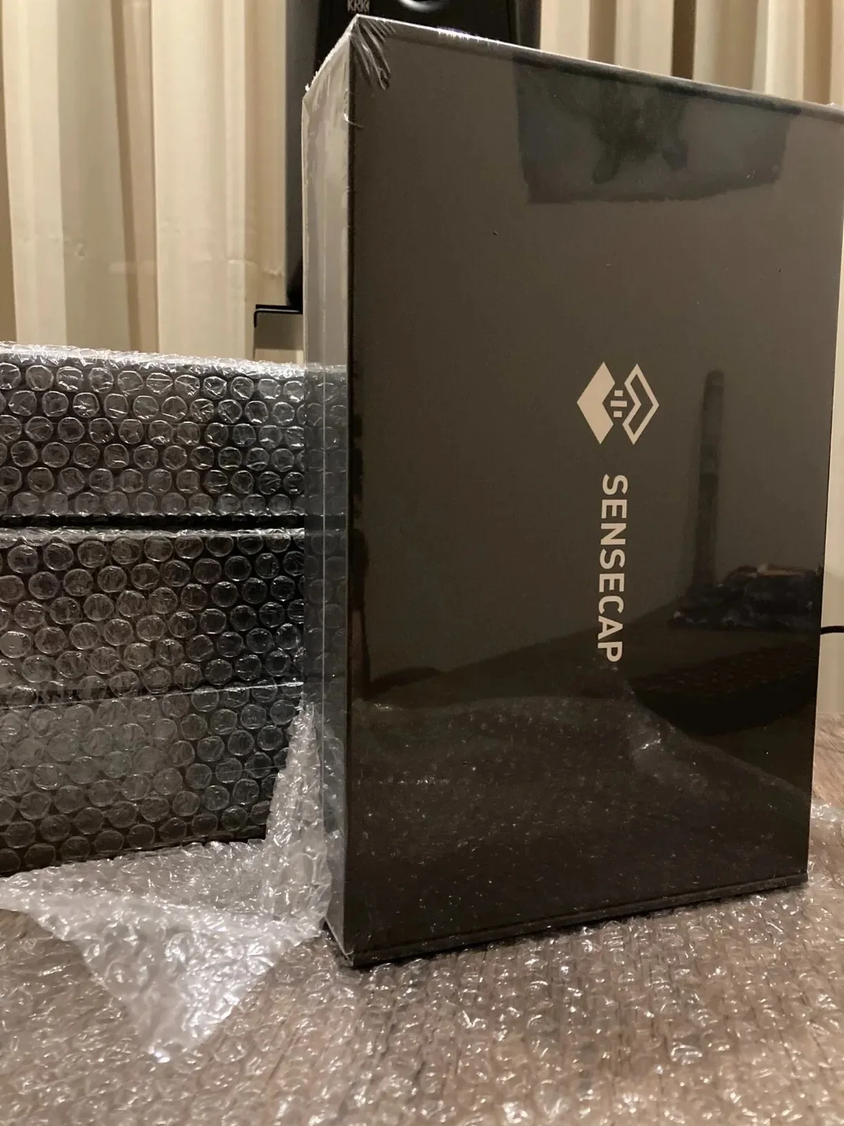 

DISCOUNT ON Buy With Confidence New Original SenseCAP M1 HNT Indoor Helium Miner Hotspot - US915 - In Hand