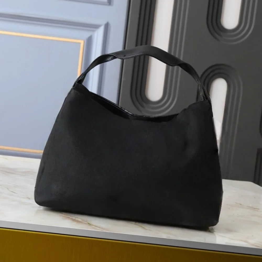 

2026 New Women's Handbag/Crossbody Bag, Large Capacity, Nine Colors Available, Black and Black, 36-24-12cm