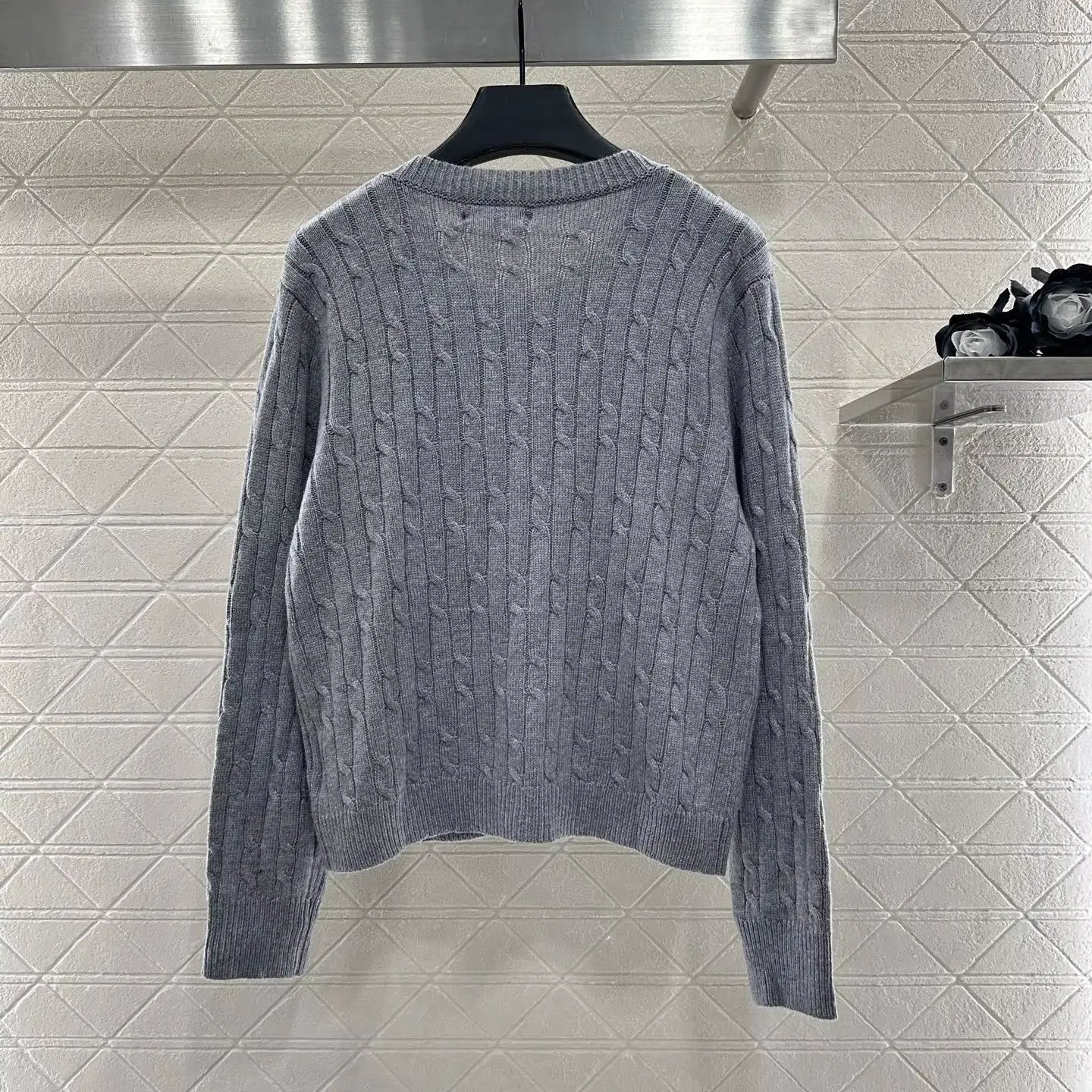 

2025 New Arrivals Pearl Needle Vertical Hook-knit Cardigan Wool Yarn Round Neck Straight Shoulder Button Open Cardigan