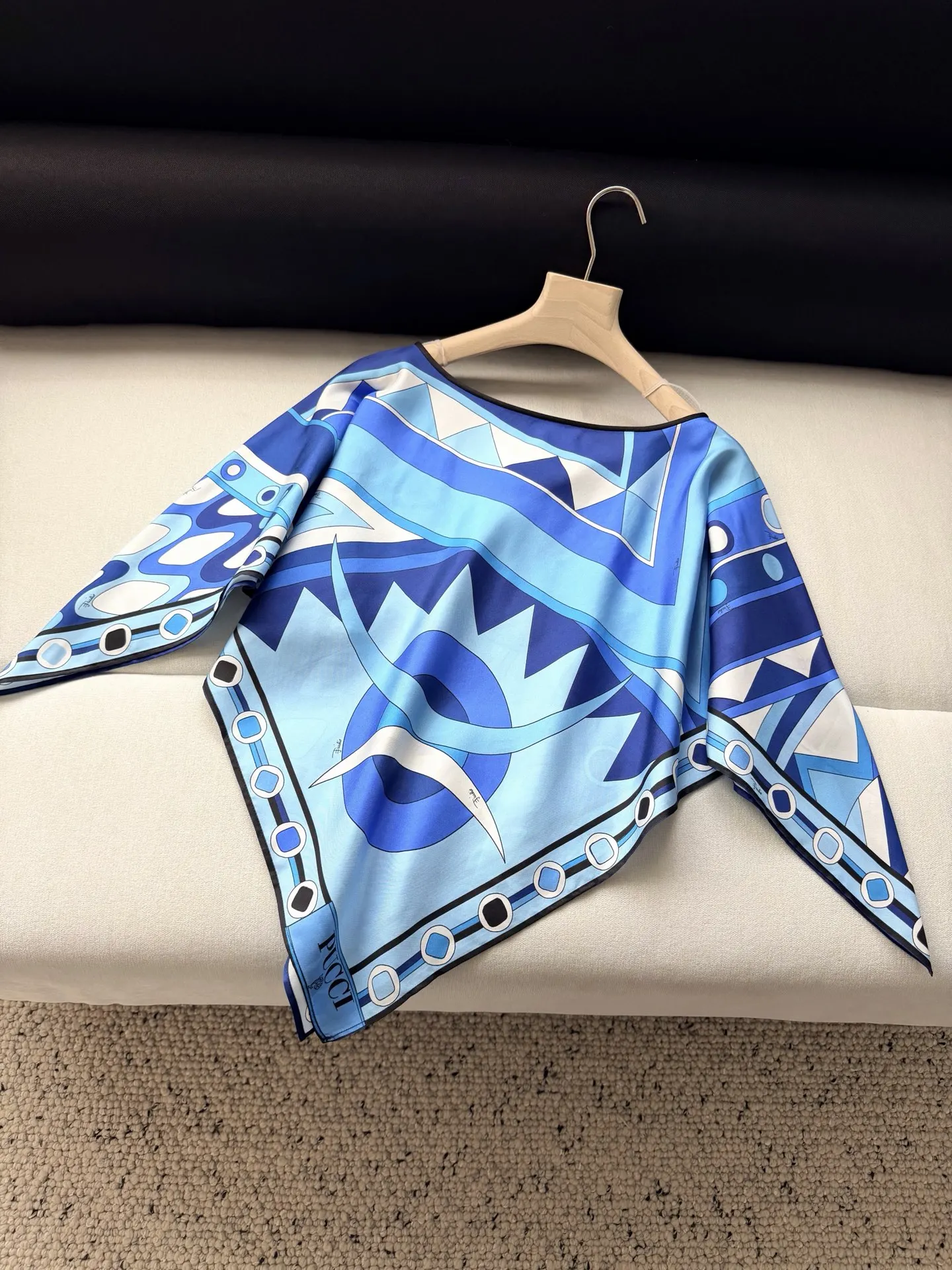 

Puc Summer Women Blue Geometric Print Silk Scarf Top, Casual Loose Batwing Sleeve Boat Neck Blouse, Elegant Beach Cover Up Silk