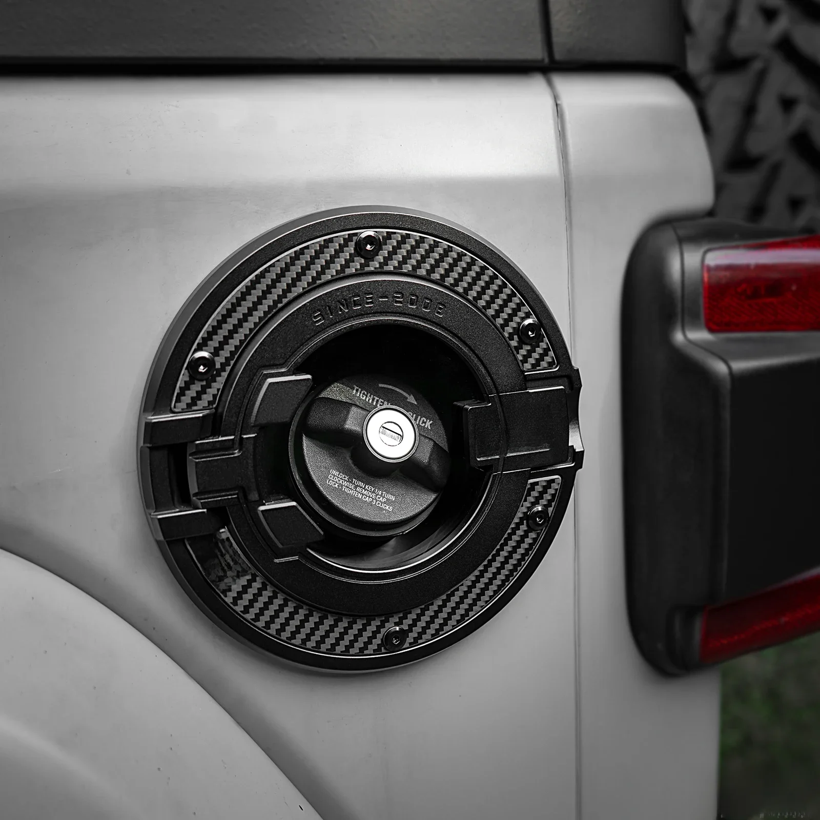 OMU 4x4 Aluminiowa Przezroczysta Kapsuła Kosmiczna Pokrywa Zbiornika Paliwa Korek Wlewu Paliwa Do Jeep Wrangler JK JKU /JL JLU 2007-2025 — zdjęcie 2