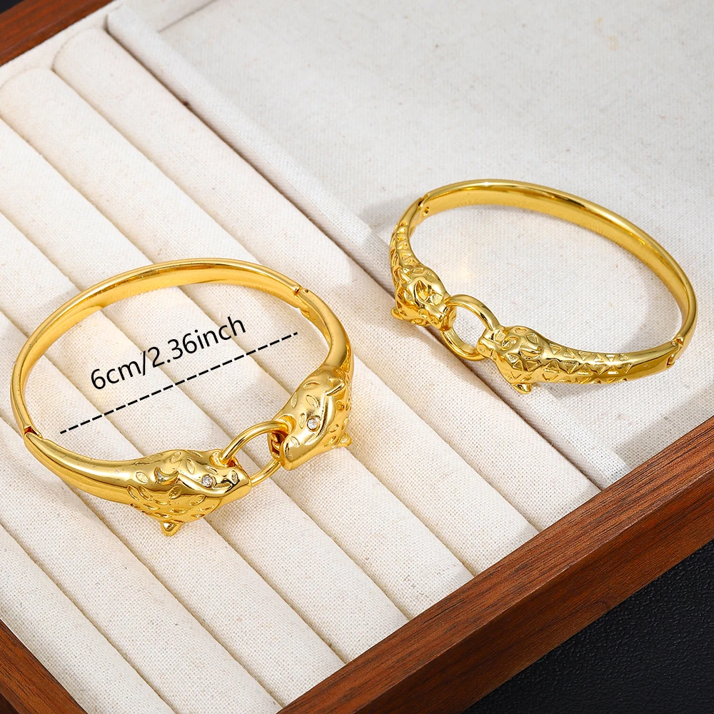 2 قطعة/المجموعة خمر الفاخرة ليوبارد رئيس مشبك زوجين الفولاذ المقاوم للصدأ سوار الإسورة ، وضعتها مجوهرات الذهب اللون مقاوم للماء