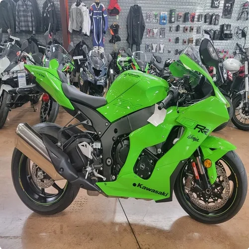 مراجعات مفصلة لدراجة NINJA ZX-10RR 2023: لماذا تُعد الخيار المثالي للسائقين المتمرسين؟