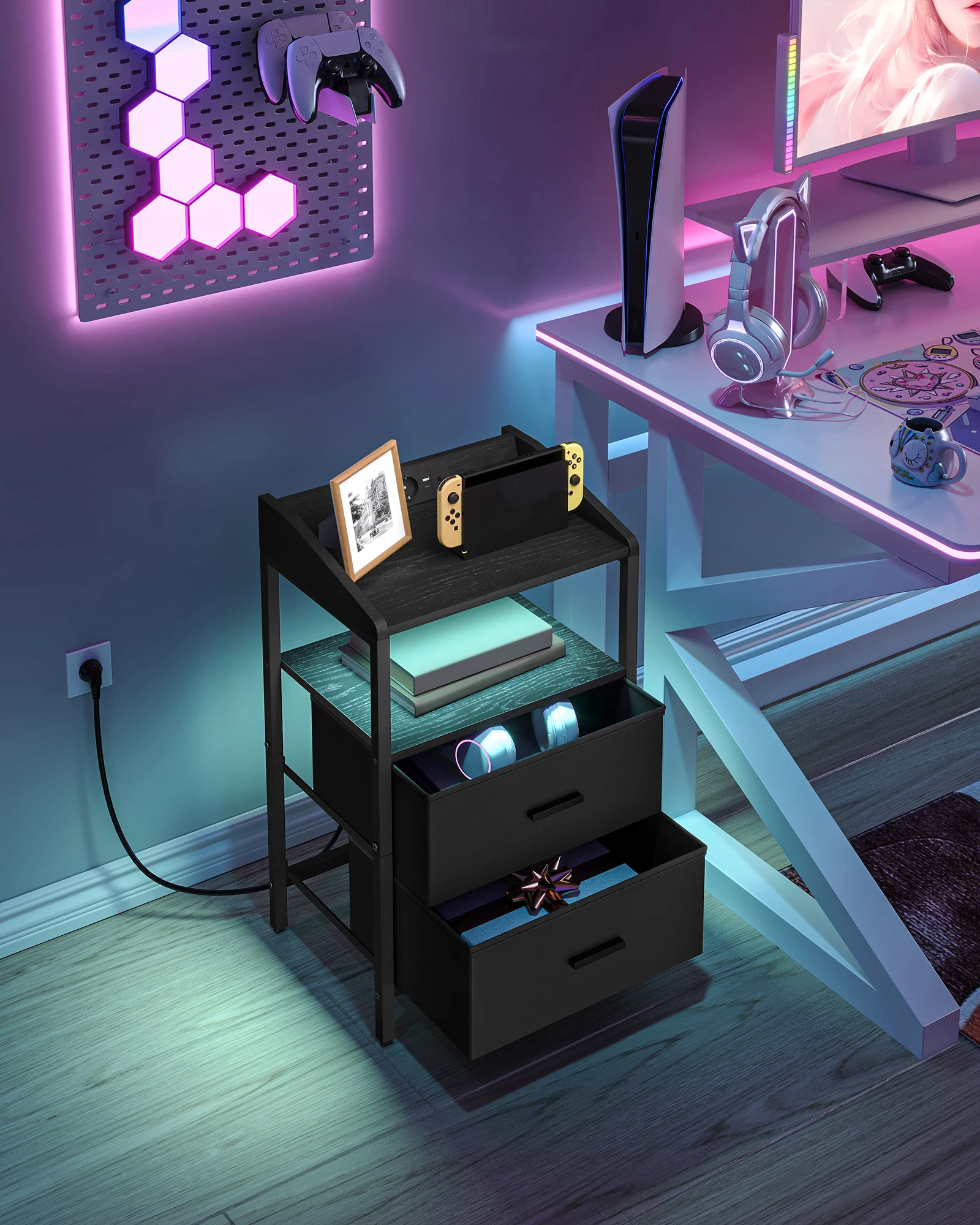 Comodino con Luci LED e Stazione di Ricarica, 2 Cassetti in Tessuto e Ripiani con Porte USB e Prese Elettriche per Camera da Letto, Soggiorno