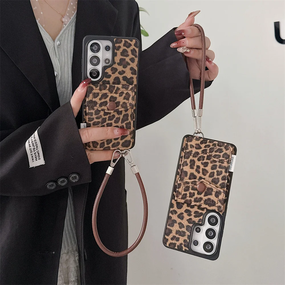 

Luxury Leather Leopard With Card Holder Phone Case For Samsung Galaxy S26 S23 plus S24FE S25 Ultra S24 Cover With Chain Cute Cas