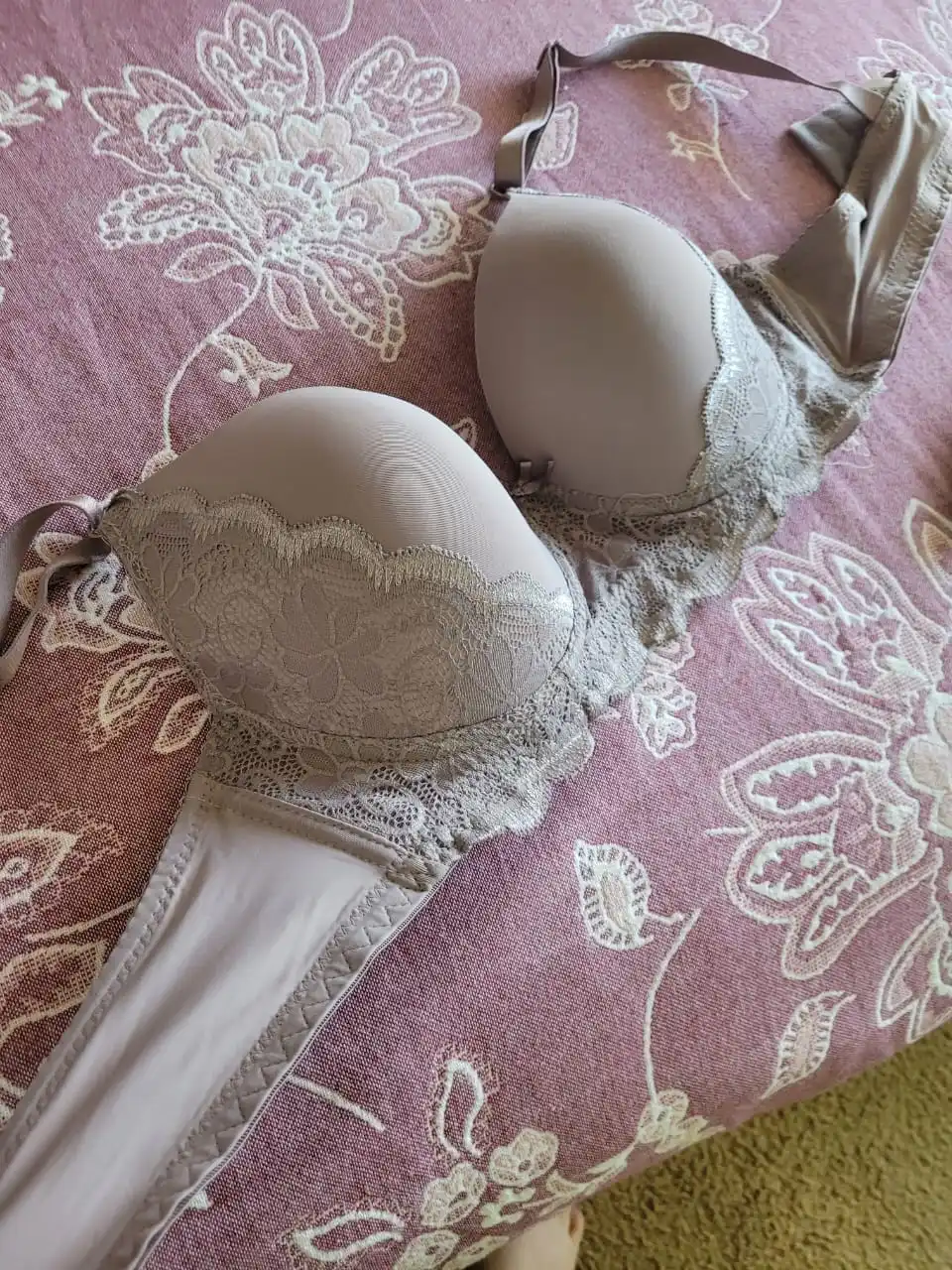 2025 New Sexy C D DD E Cup Bras For Women Breathable Red Khaki Pink Black White Skin Push Up Underwear Plus Size Lingerie photo review