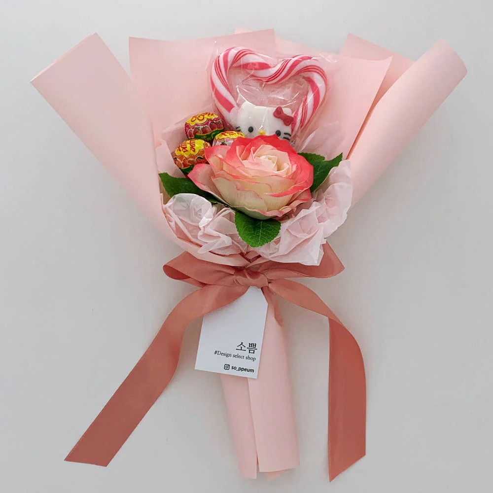 Kitty-shaped candy Rose Bouquet school arts festival Children's talent show An entrance ceremony graduation Candy Bouquet