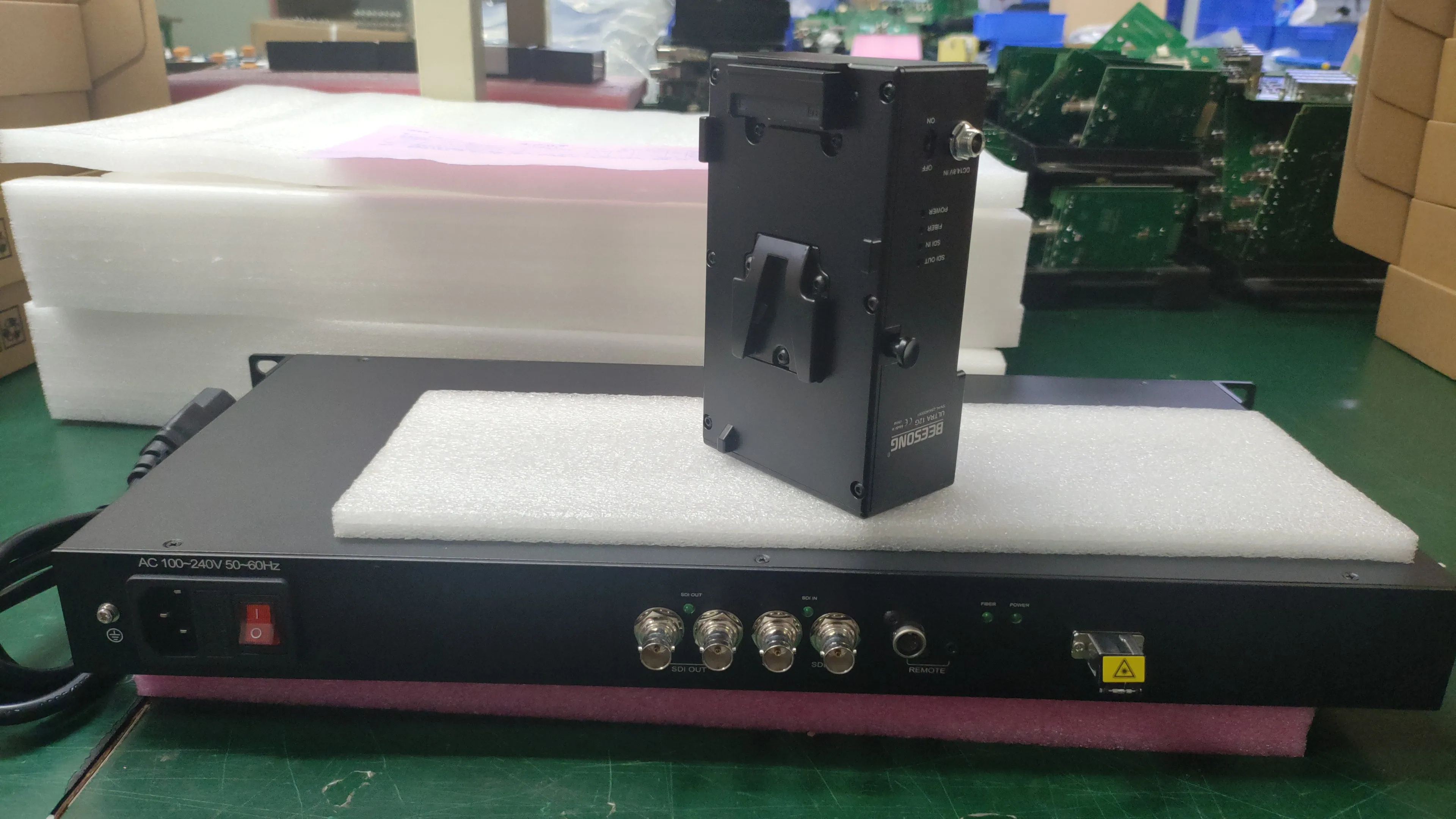 

Видео 12G SDI в видео PGM, радиоуправляемое оптоволокно, 10 км, 8-контактное крепление REmote V, поддержка питания DC12-18V в камере, оптоволоконный преобразователь LC