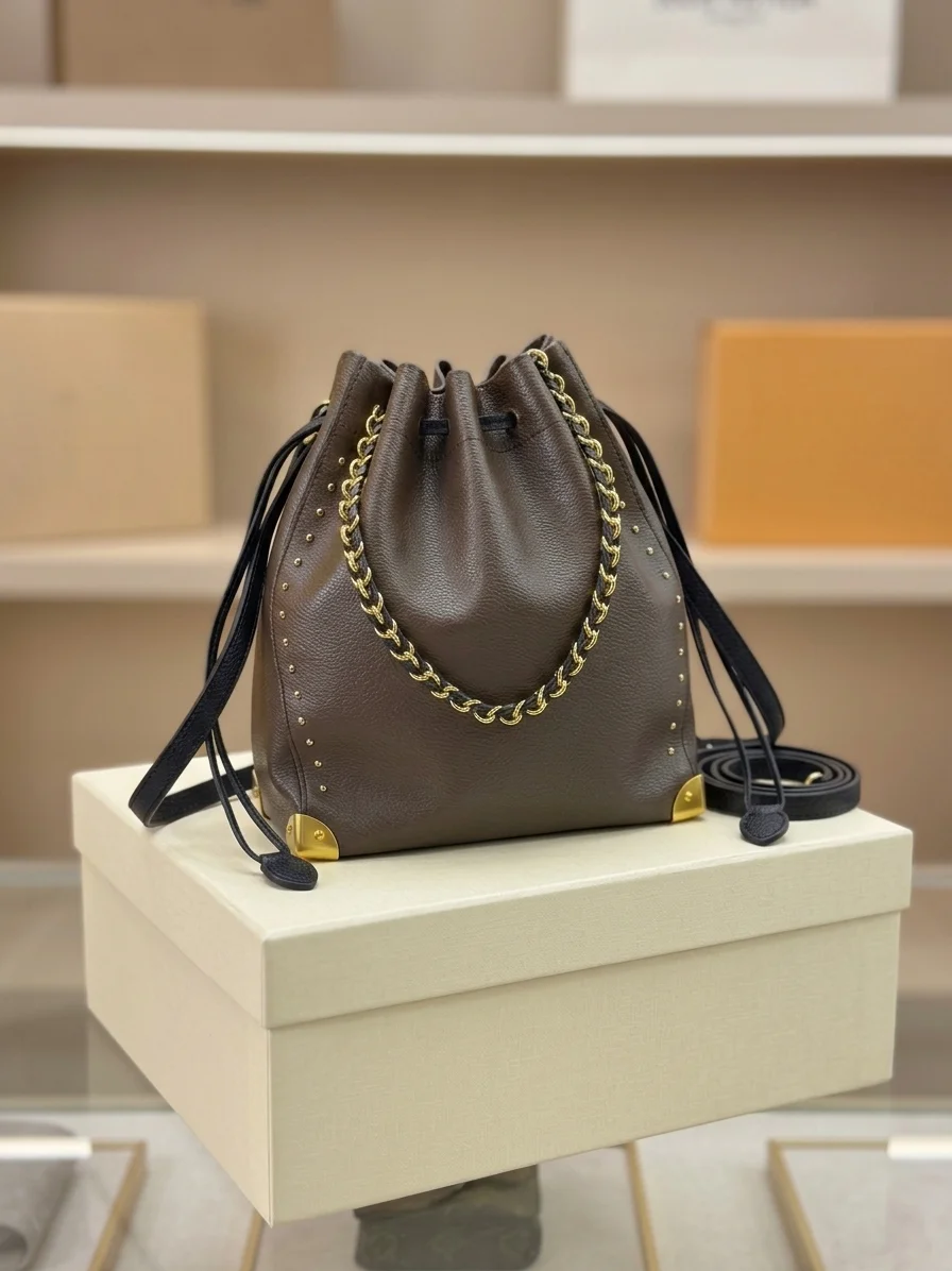 

2026 Fashion New Women's Bag 23X27X8CM Calf Leather Bucket Bag Backpack Handbag No Box
