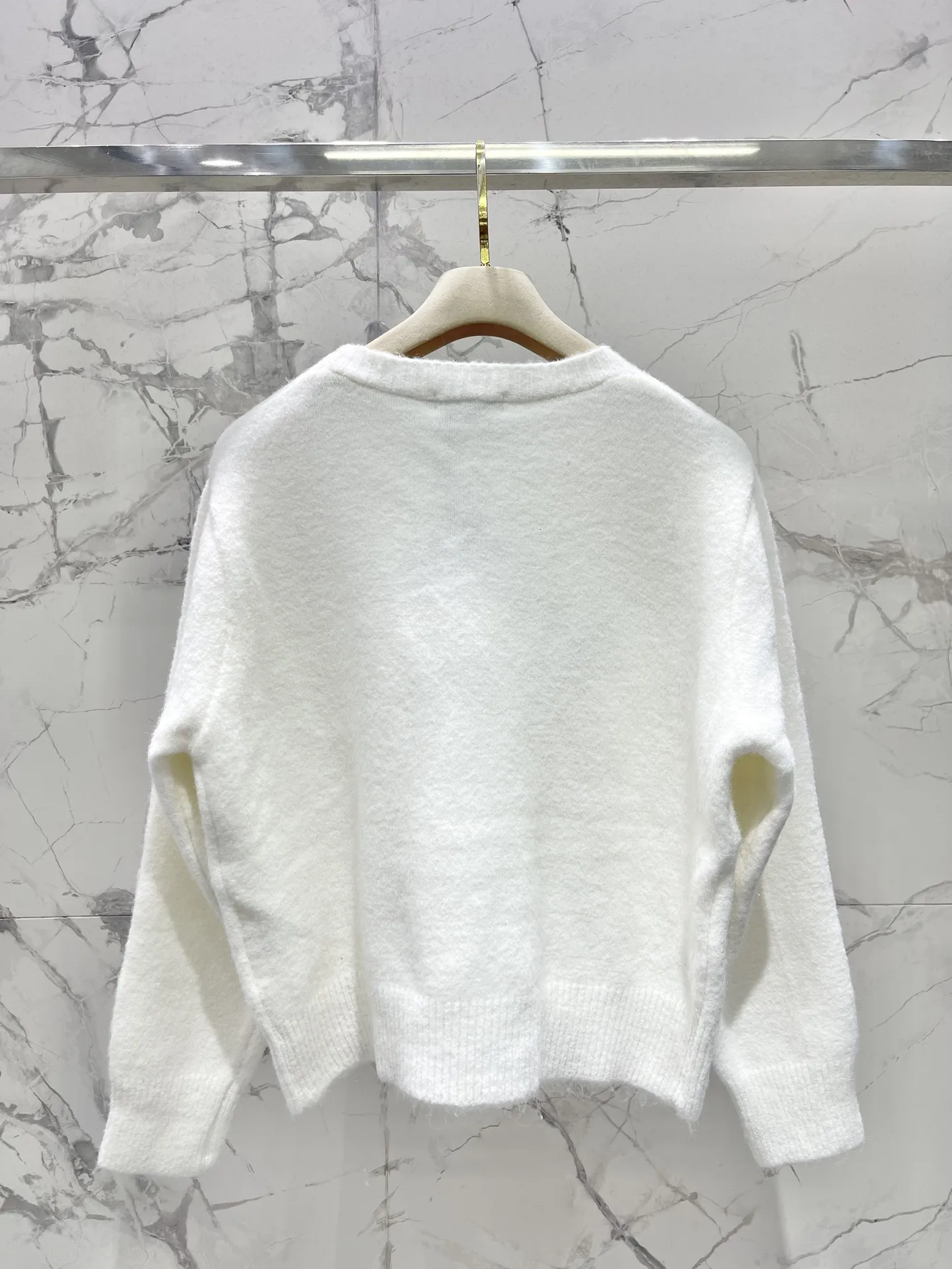 

2025 Early Autumn New Handmade Beaded V-neck Knitted Cardigan 478