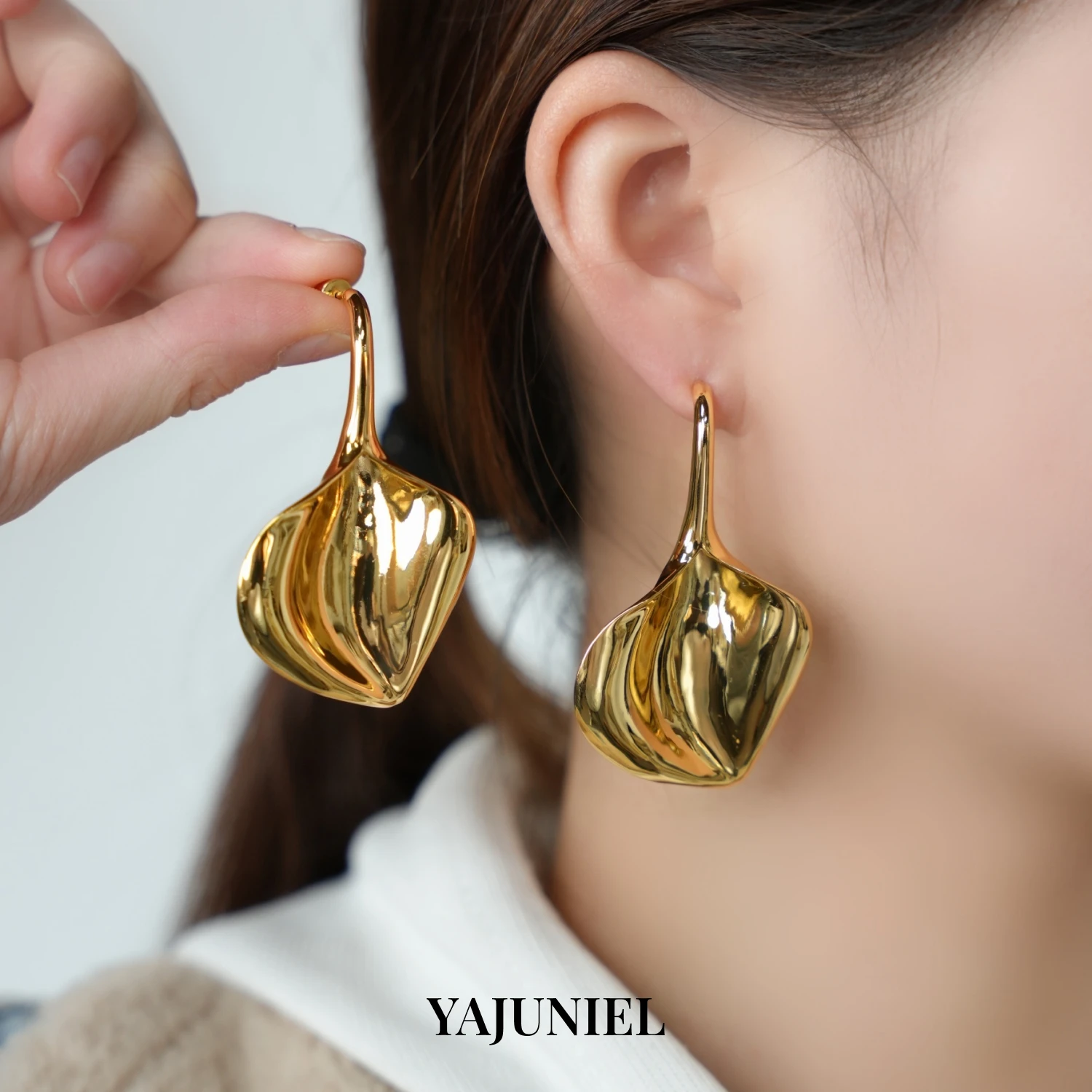 

YAJUNIEL 24K Gold Plated Calla Lily Drop Earrings for Women Hypoallergenic Statement Petal Earrings Elegant Jewelry Gifts