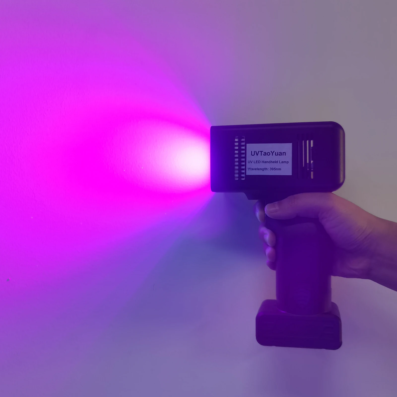 

UVTaoYuan 395nm 50W UV LED Portable Lamp Curing Light for Furniture Coatings Car Paint Repair