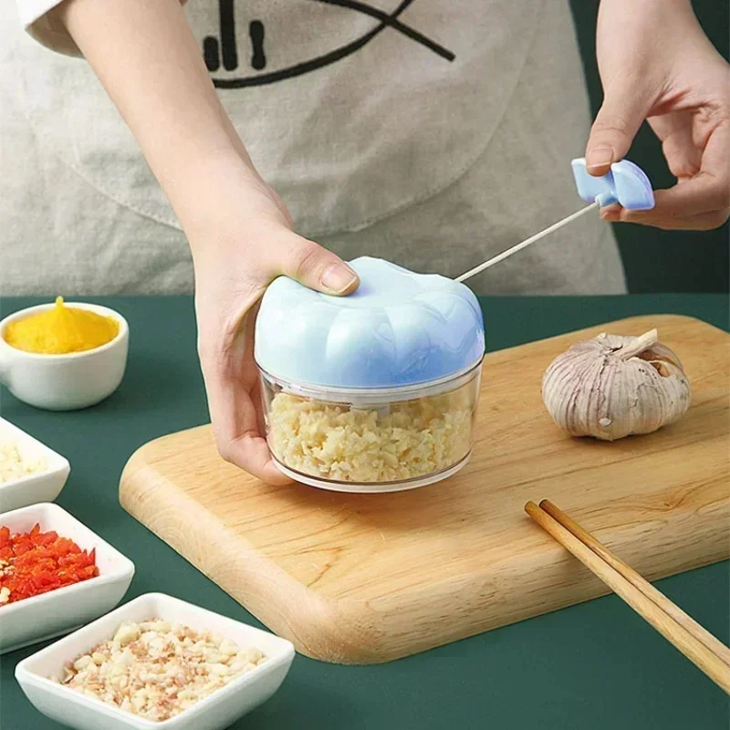 Mini jedzenie czosnek maszynka do mielenia warzyw siekacz maszynka do mielenia mięsa kruszarka prasa przenośny gadżet kuchenny wielofunkcyjna cebula maszyna do warzyw — zdjęcie 2