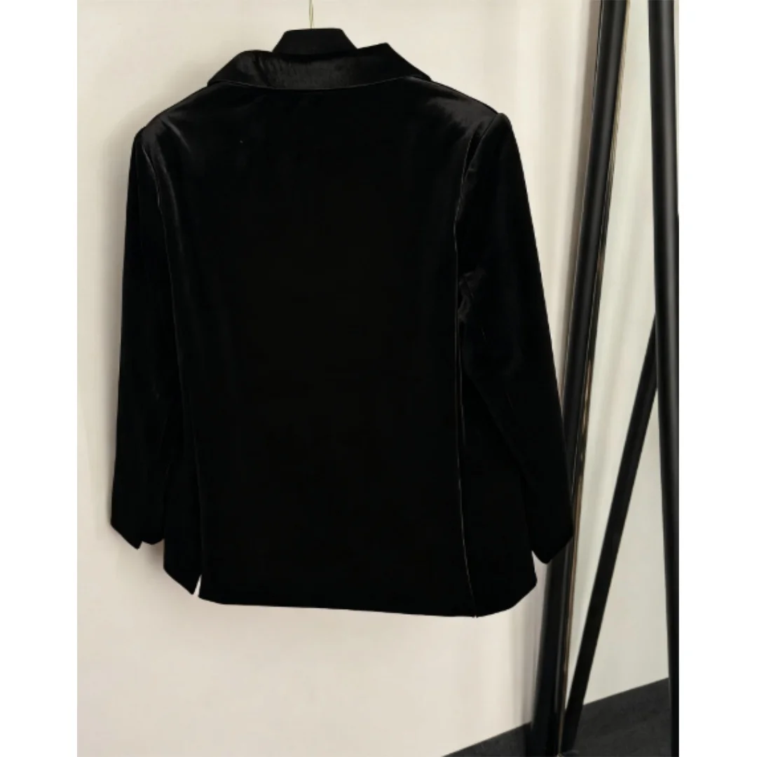 

New Winter 2025 Women's Golden Button Back Embroidered Long-sleeved Velvet Suit Jacket