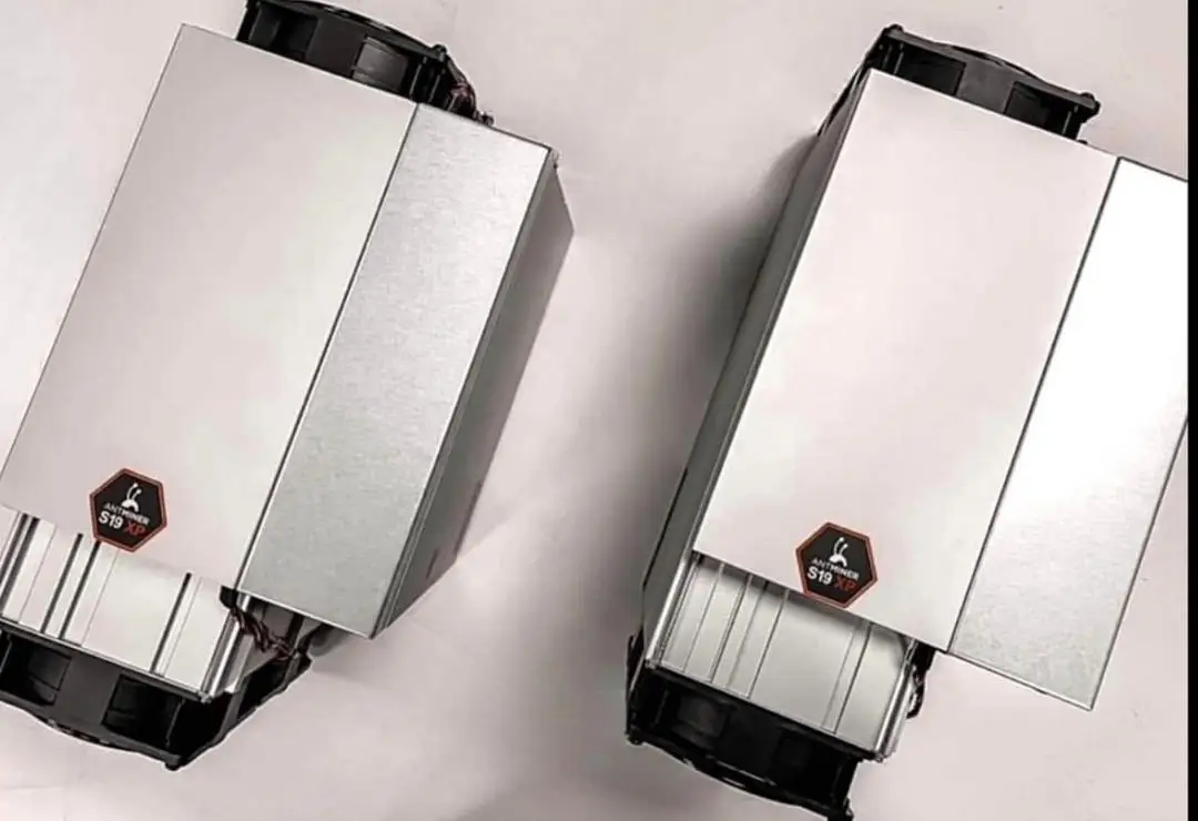 IBM Bitmain Antminer S19 XP 140TH/s SHA-256