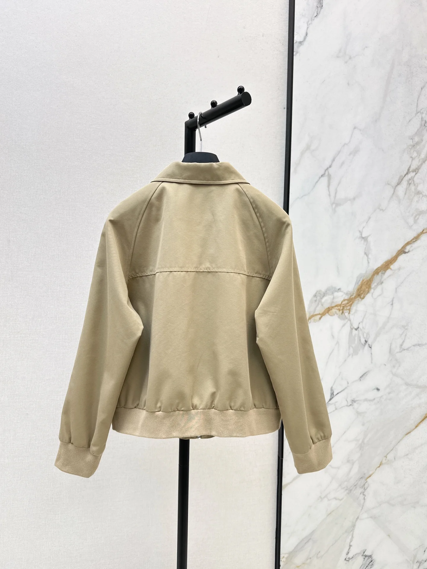 

High quality autumn and winter women's three-dimensional cut slimming jacket HL071