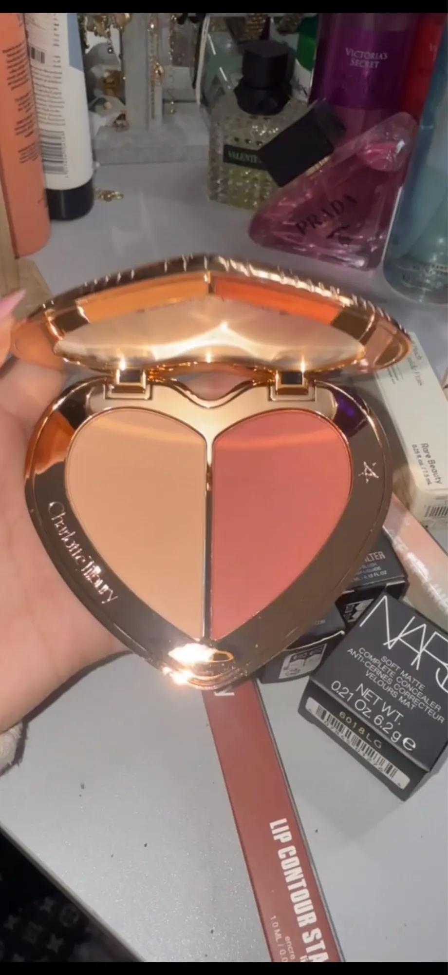 Charlotte Tilbury Lip Balm Facial Setting Powder Delicate Texture Flawless Liquid Foundation Cosmetics Moisturize Setting Spray photo review