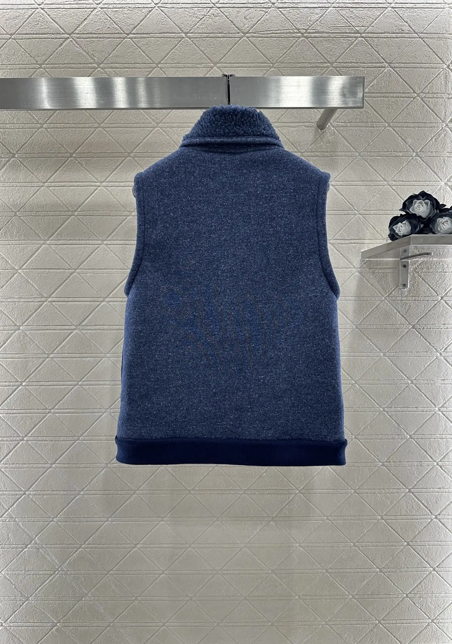 

25 Autumn and Winter new style polar fleece stand-up collar vest for women, trendy and casual woolen collar vest coat