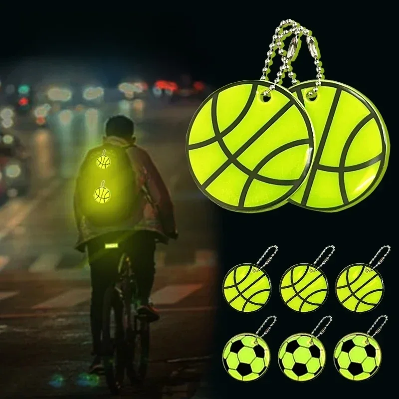 Porte-clés réfléchissants de basket-ball, 10 pièces, étoiles de sécurité nocturne en plein air, pendentifs de sac à dos éclair, porte-clés à la mode, cadeaux