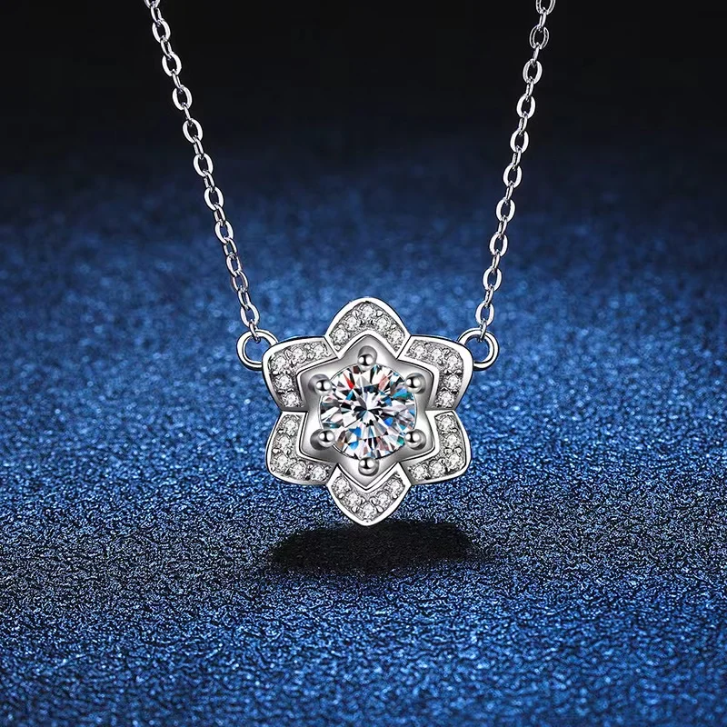 

1ct Camellia Moissanite Necklace Women 925 Silver Lab Diamond Flower Pendant Platinum Plated Ins 2022 Trendy Collar Pass Tester