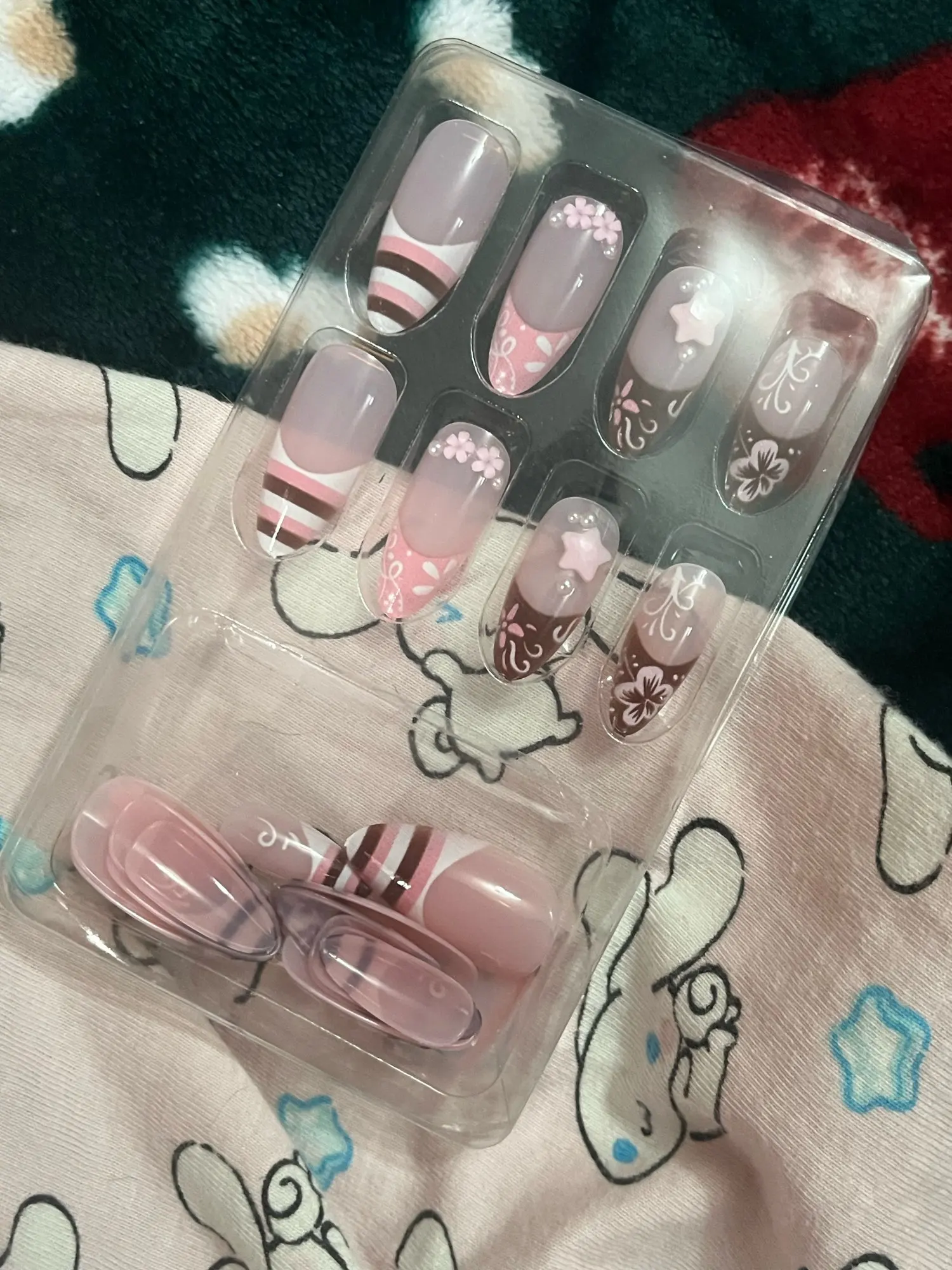 24Pcs Almond Shape False Nails Brown Stripes Pink Flowers Fake Nails Wearable Full Cover Nails Tips Acrylic Nail Tips False Nail photo review