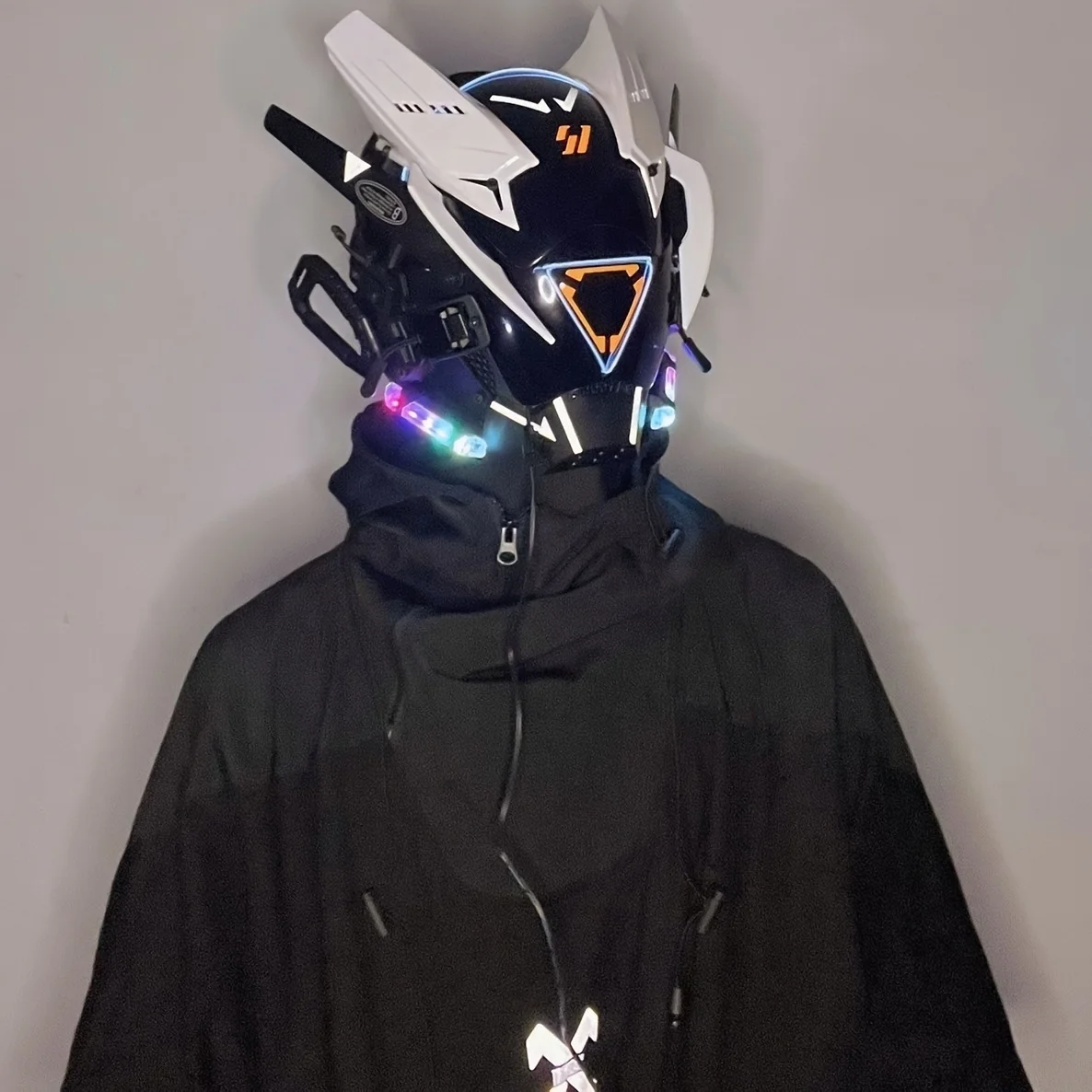 

Cyberpunk mask, helmet accessory with speaker design, cosplay photo prop, ideal choice for bar party supplies and gifts