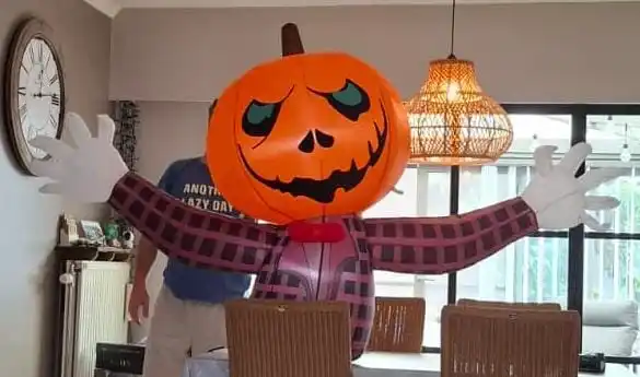 1.2M Halloween Pumpkin Wearing Checkered Shirt Inflatable Decoration Gentleman Ghost Halloween Inflated Toys Outdoor Garden Deco photo review