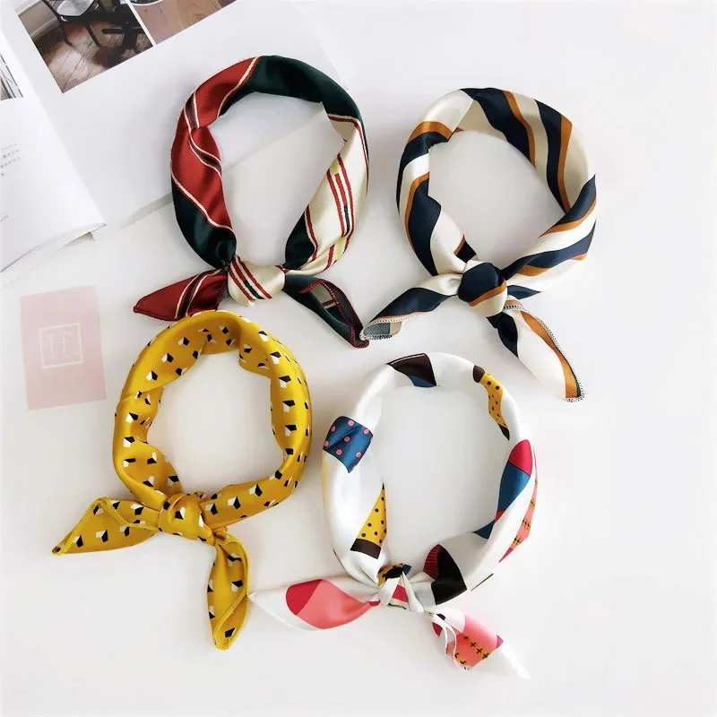 Nouveau Foulard Carré en Soie Imprimé Tendance pour Femme, Petit Foulard de Cou, Bandeau Cheveux pour Femme de Bureau, Bandana, Châle