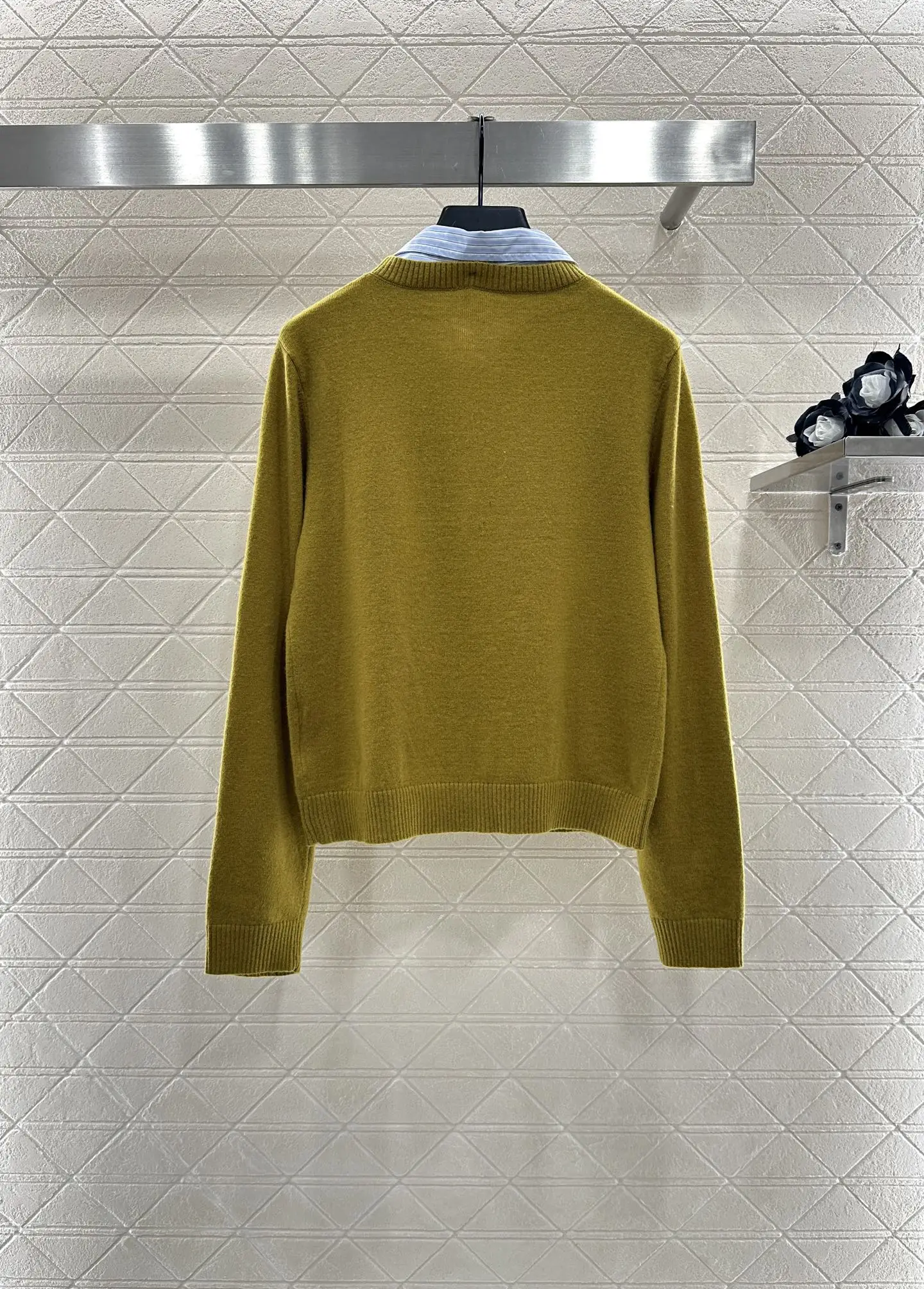

2025 Autumn New Product Women's Detachable Color Contrasting Collar Knitted Cardigan Wool Yarn Weaving 439