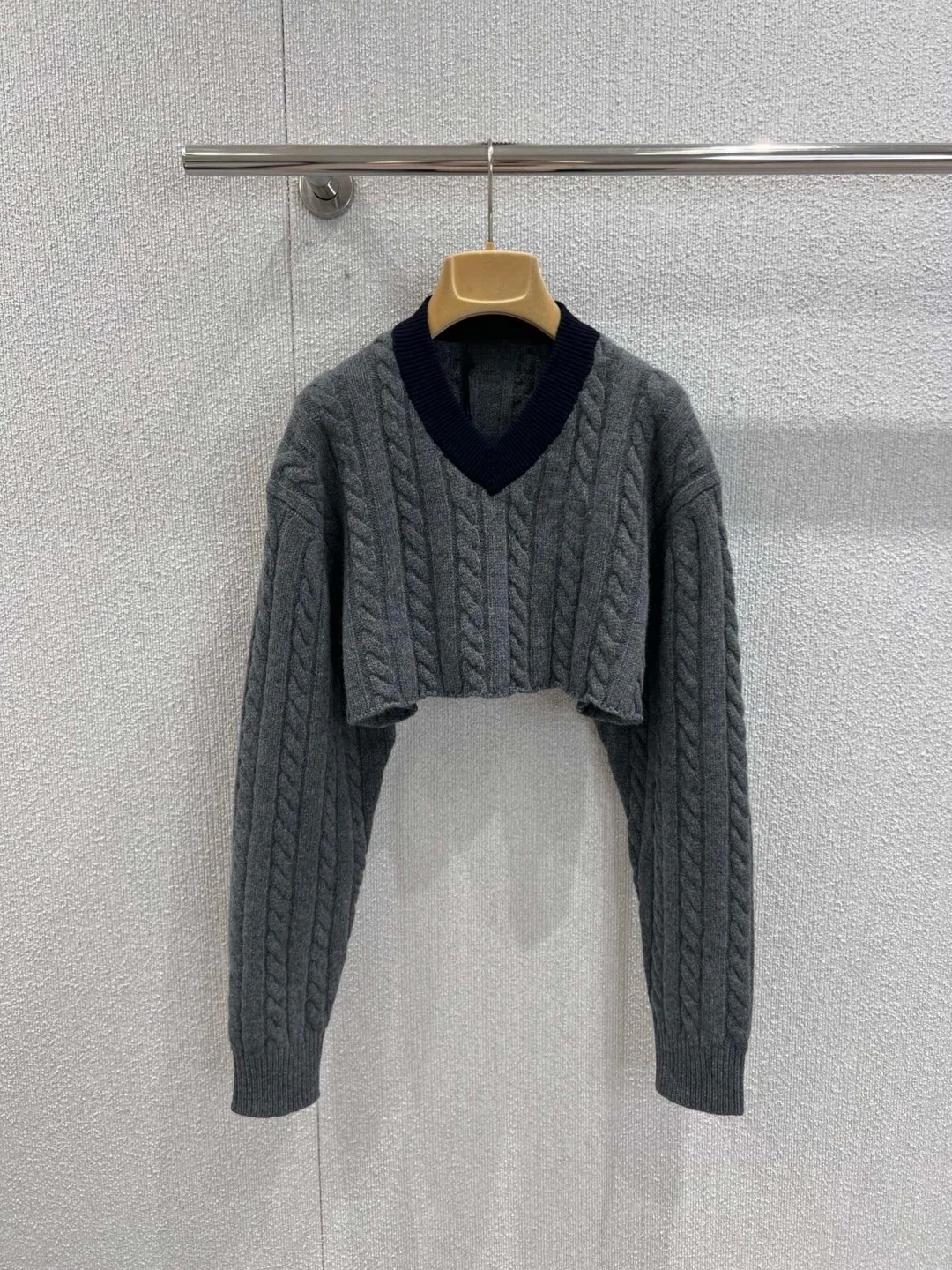 

Women's Cable Knit Crop Top, V Neck Preppy Sweater, Thick Winter Emblem Pullover