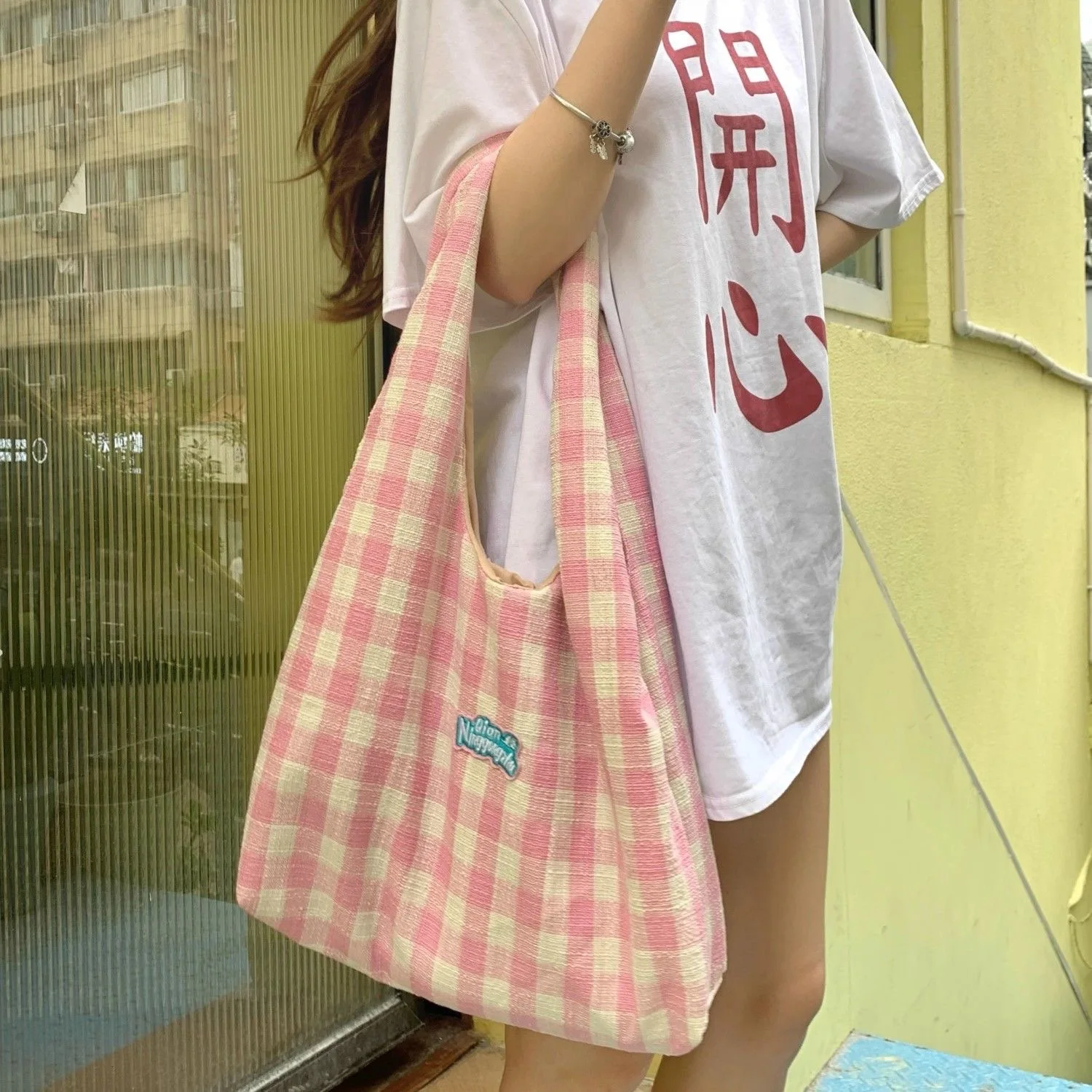 

Lazy style, versatile checkered tote bag, artistic girl's single-shoulder handbag for class, shopping bag for going out