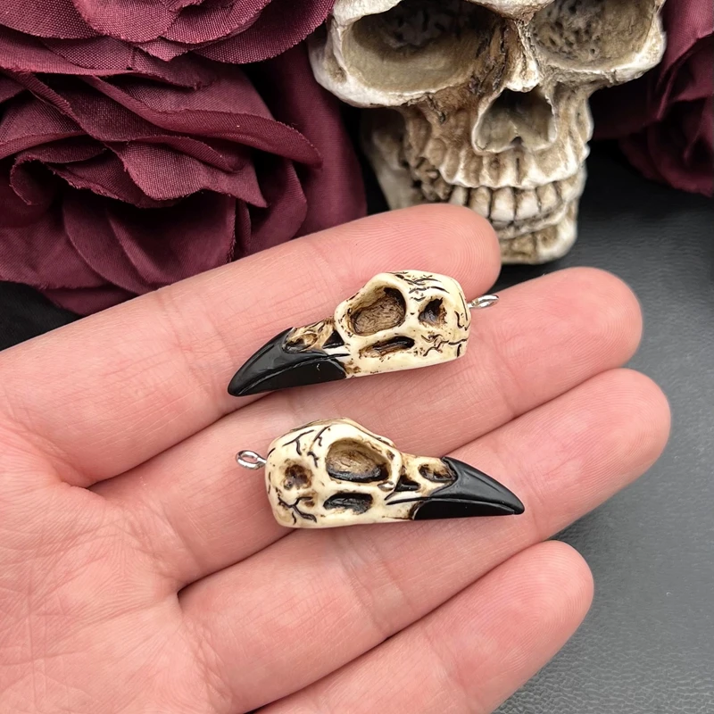 2pcs 2.6 in 3D Crow Skull Men\'s Skull Necklace Pendant Magpie Gothic Halloween Gift Bird Skull Handcrafted Jewelry Accessories