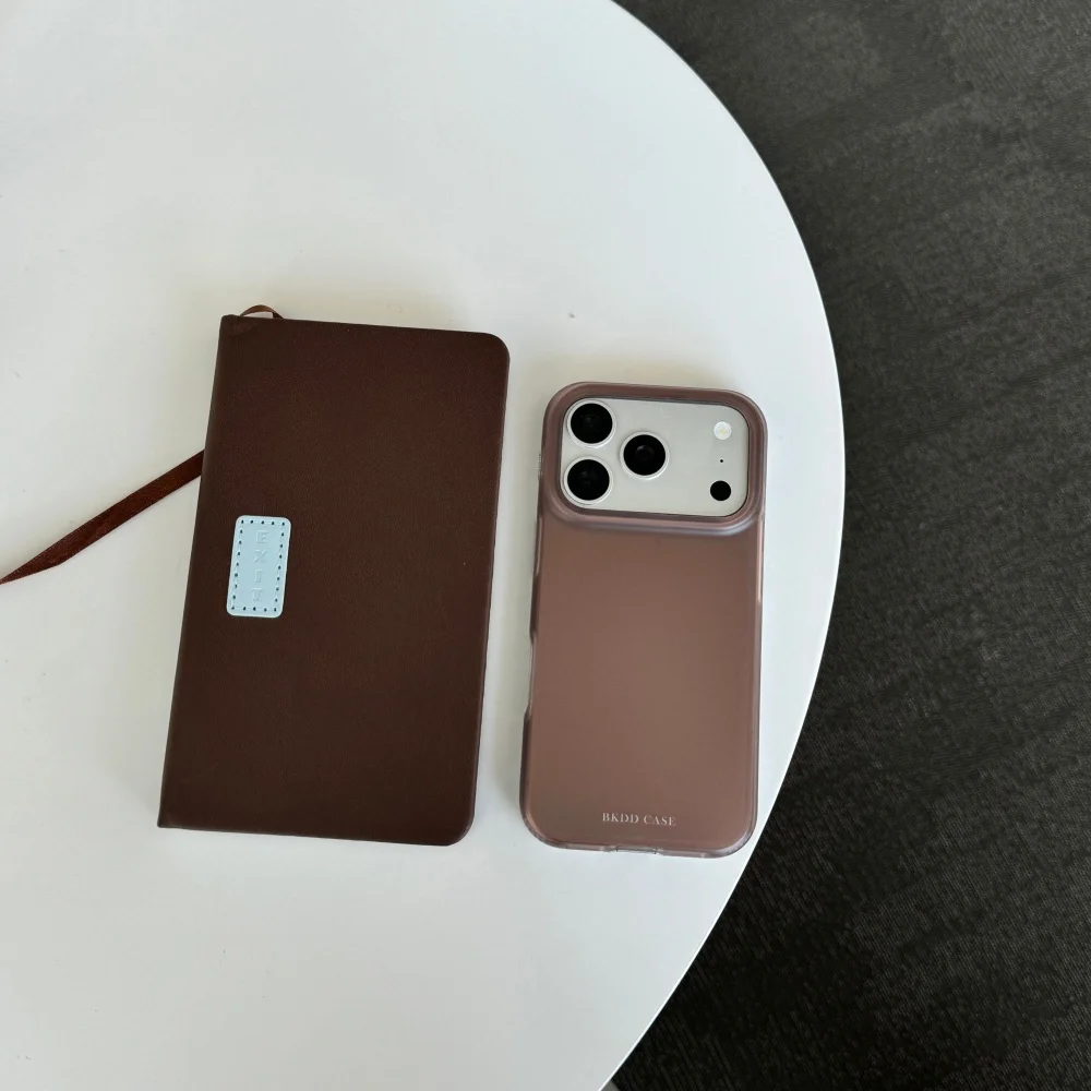 

Simple solid color phone case for iPhone 17 16 ProMax 14 15 Pro fundas Korean INS fashion new protective case for 14 phone cover