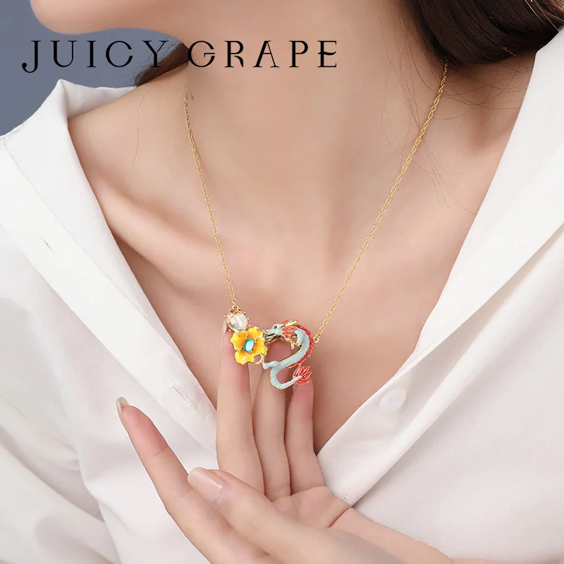 Juicy Grapes Chinese Dragon Necklace Women's Handcrafted Enamel Dragon Fashion Necklace Unisex 2026 New Jewelry Collection