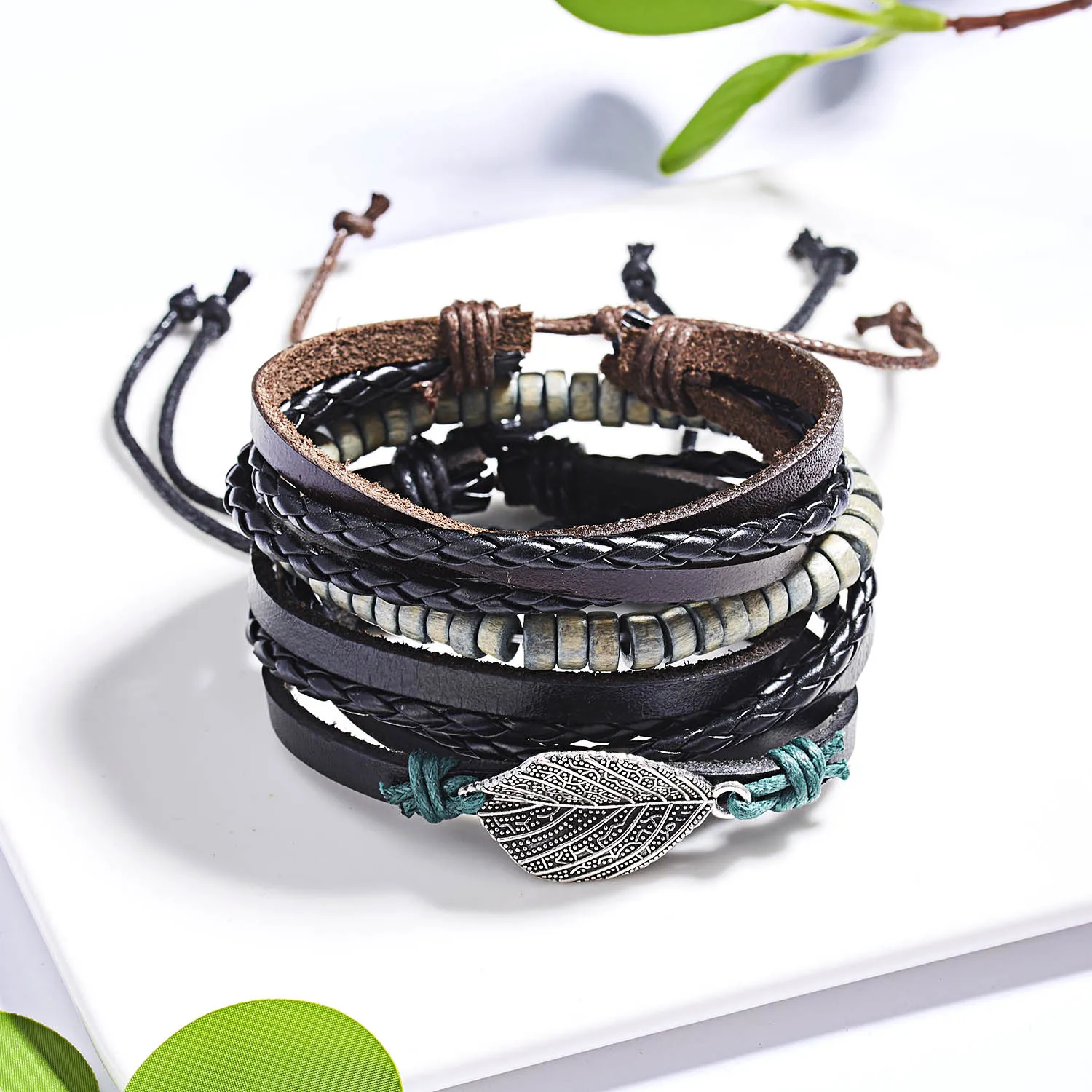 Conjunto de pulseras de cuero de múltiples capas Vintage para mujeres y hombres, pulsera trenzada hecha a mano con plumas de hoja, accesorios de