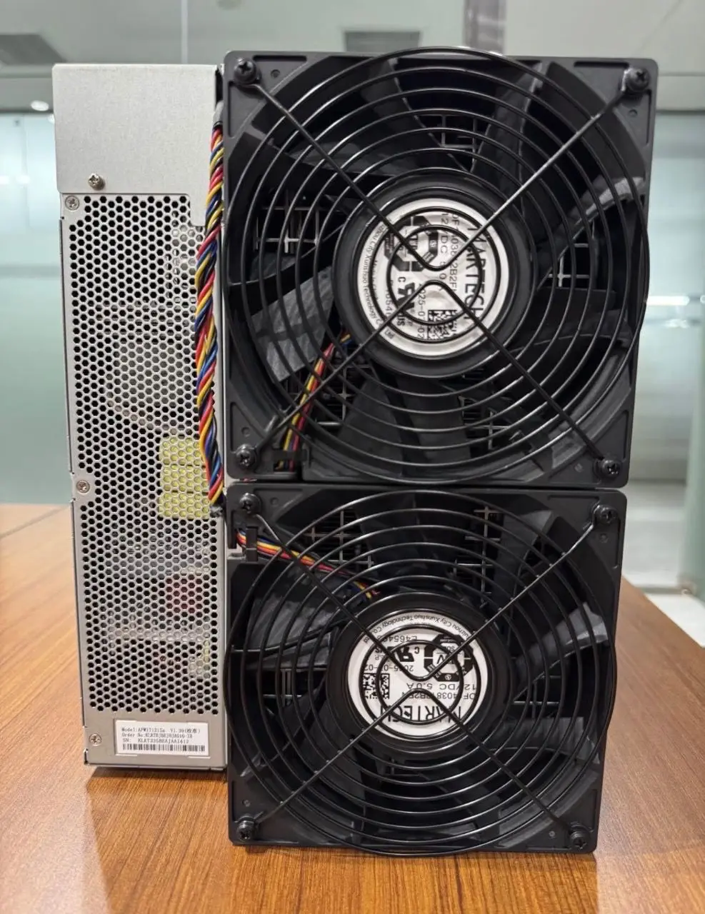 

ASIC Miner Bitmain Antminer S21 XP (270Th) S21 XP 270Th 3645W BTC Coin SHA-256 Algorithm BTC Miner Crypto Miner Cryptocurrency