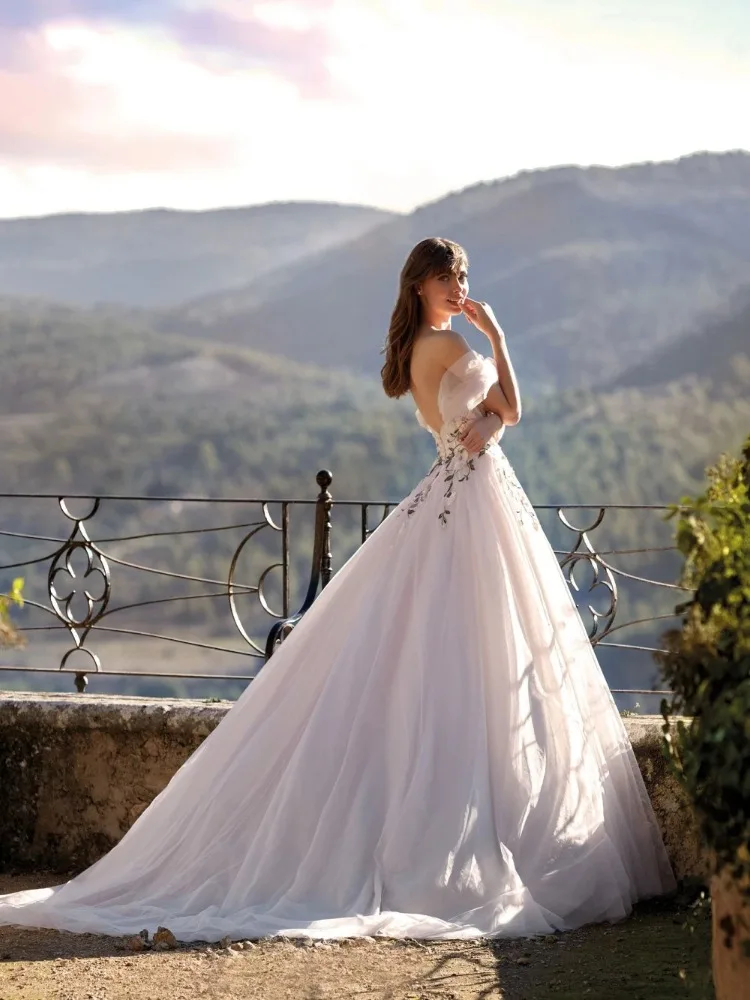 Vintage Off The Shoulder Wedding Dress Classic V-neck Appliques Backless Bridal Gown A-line Long Robe De Mariée