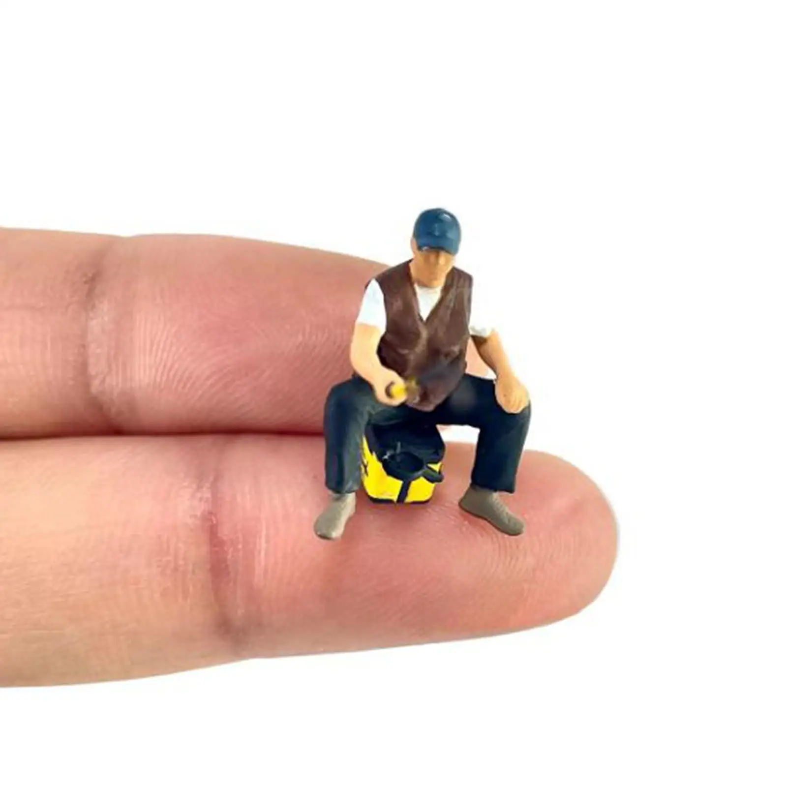 2Pcs 1/64 Male Angler Diorama Figures Fishing Character Miniatures Display Layout Mini Decorative Collectible Fisherman Figures