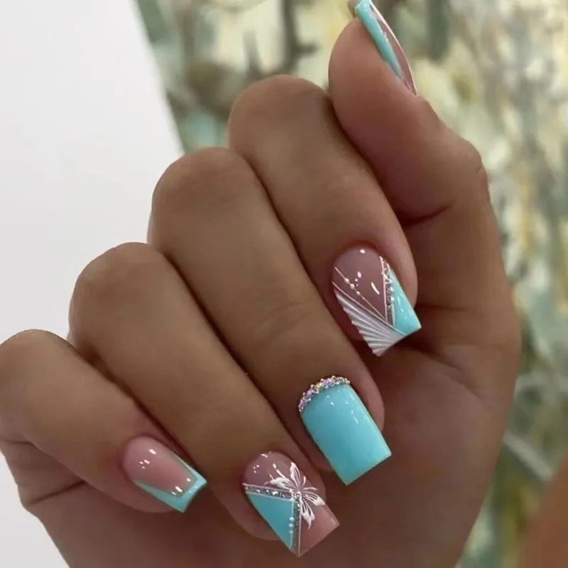 24Pcs Lovely Little Flowers Design False Nails Art Short Fake Nails Tips Full Cover Reusable Adhesive Press on Nail with Tools